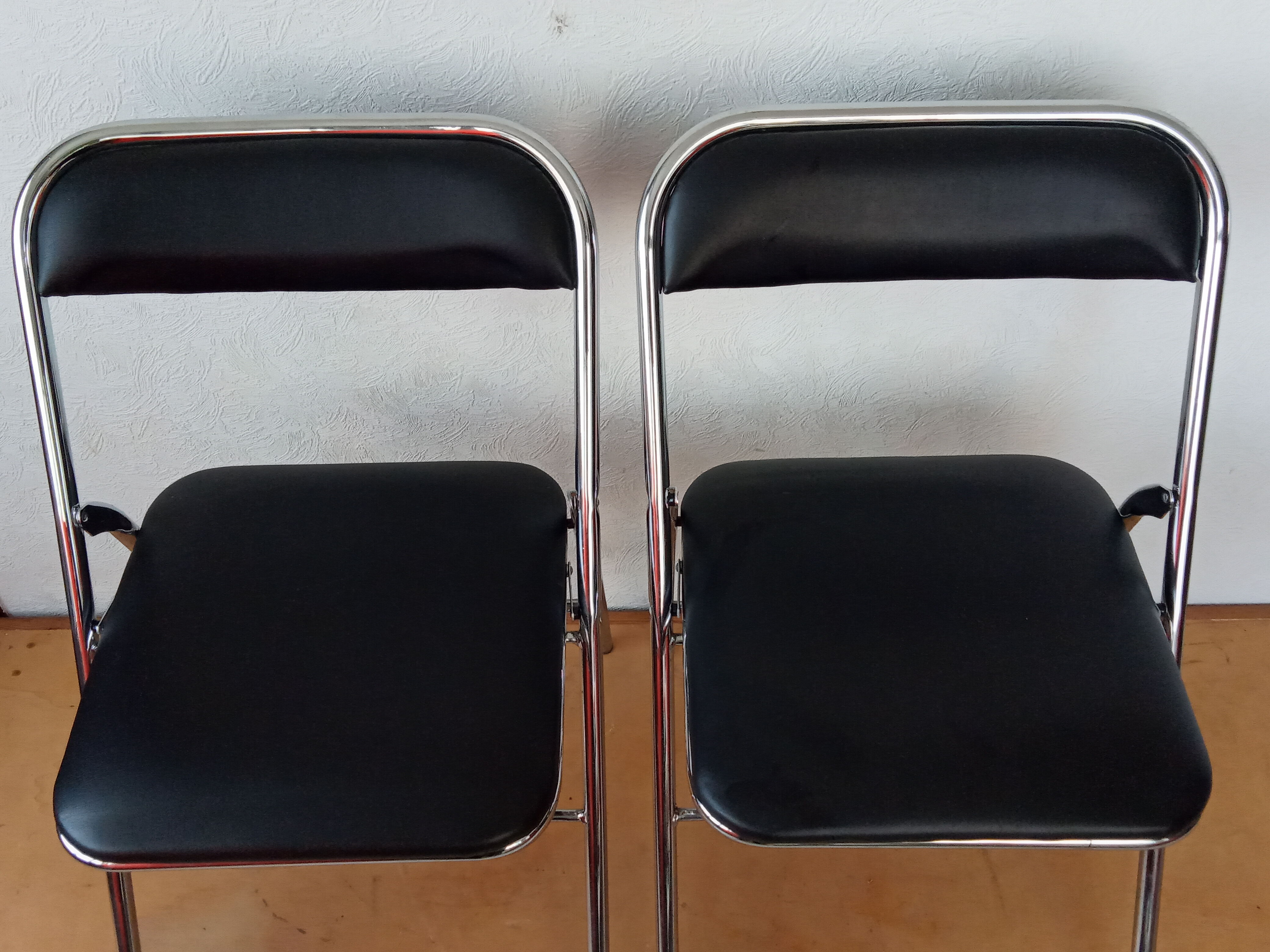 Pair of folding chairs 80s