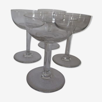 4 cocktail or champagne glasses