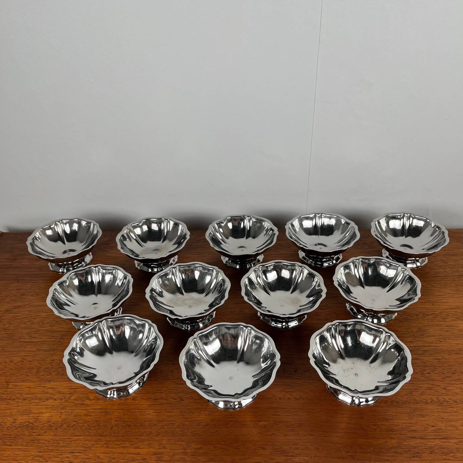 Set of 12 stainless steel ice cream cups