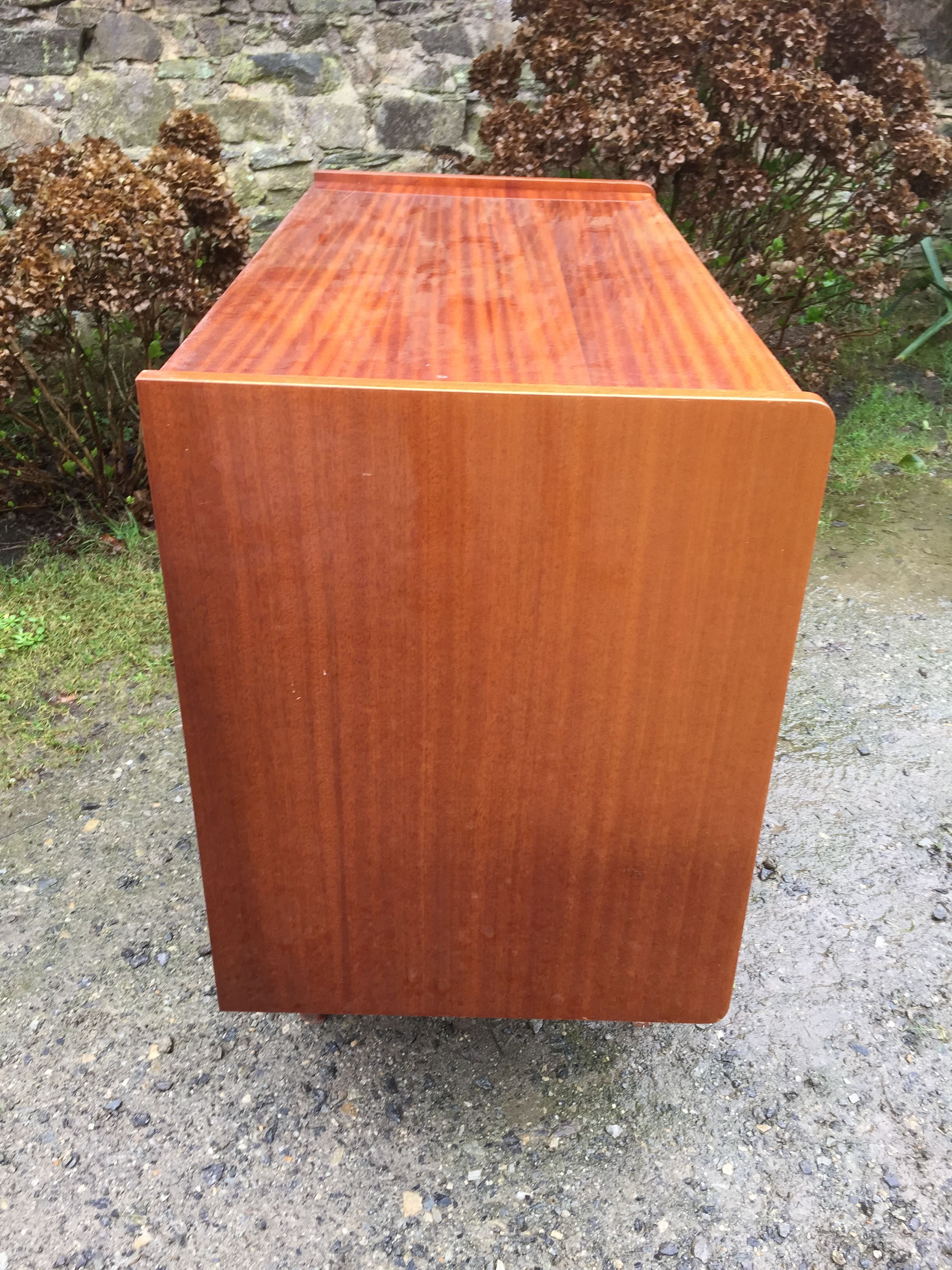 Vintage chest of drawers with 3 drawers in varnished teak