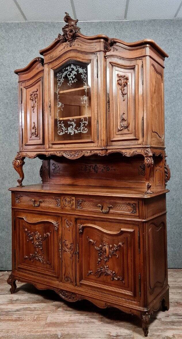 Buffet deux corps style louis xv rocaille en noyer massif vers 1880