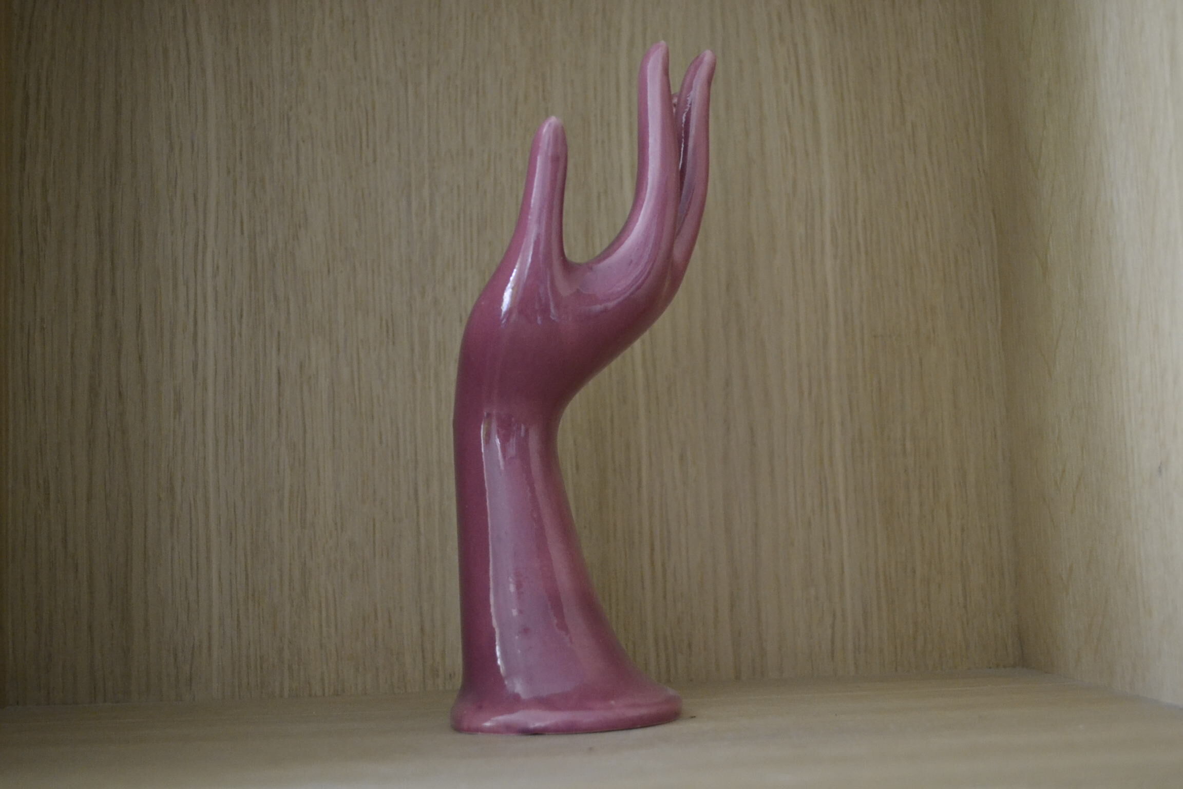 Main baguier rose