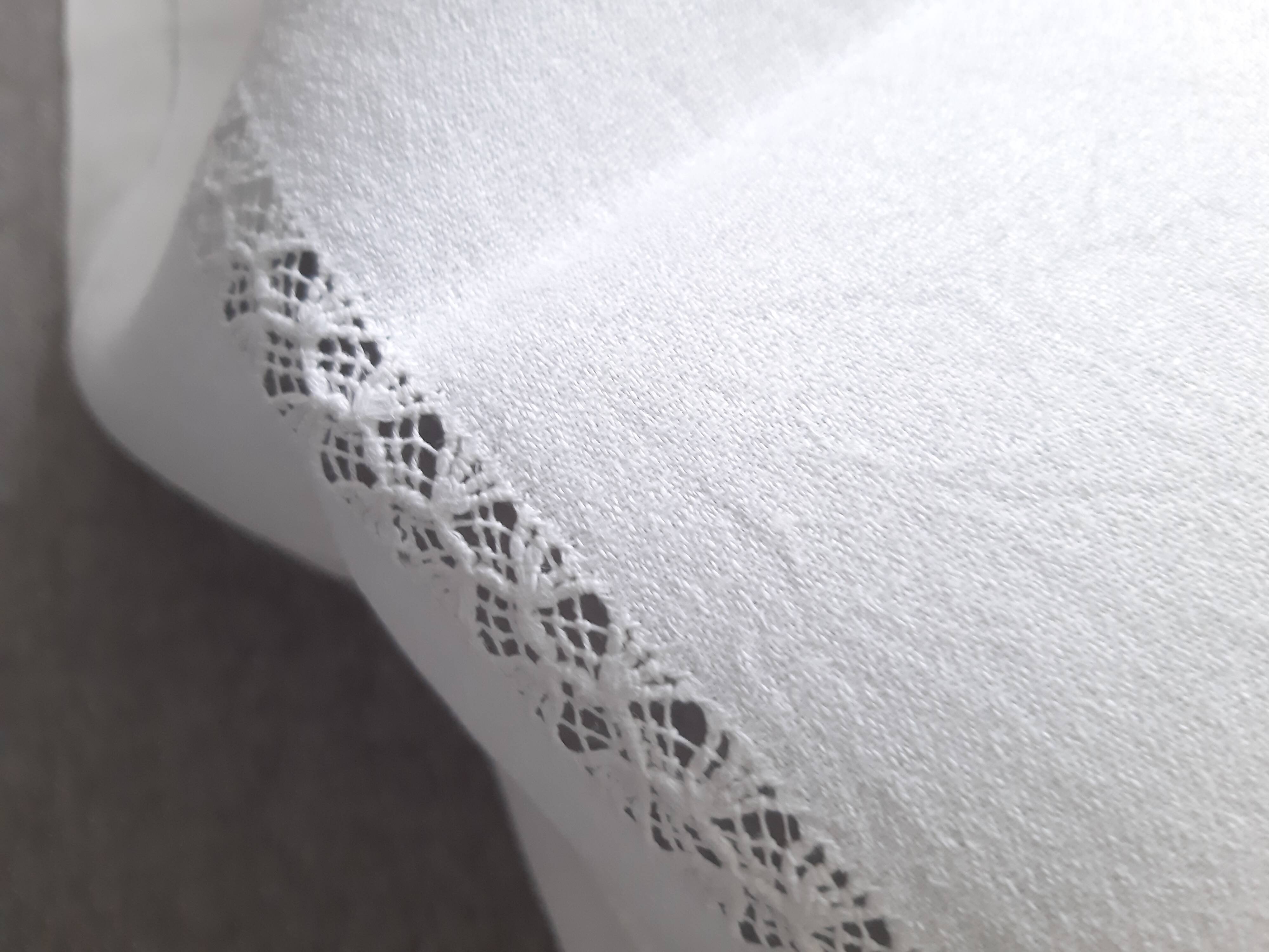 Embroidered tablecloth BC