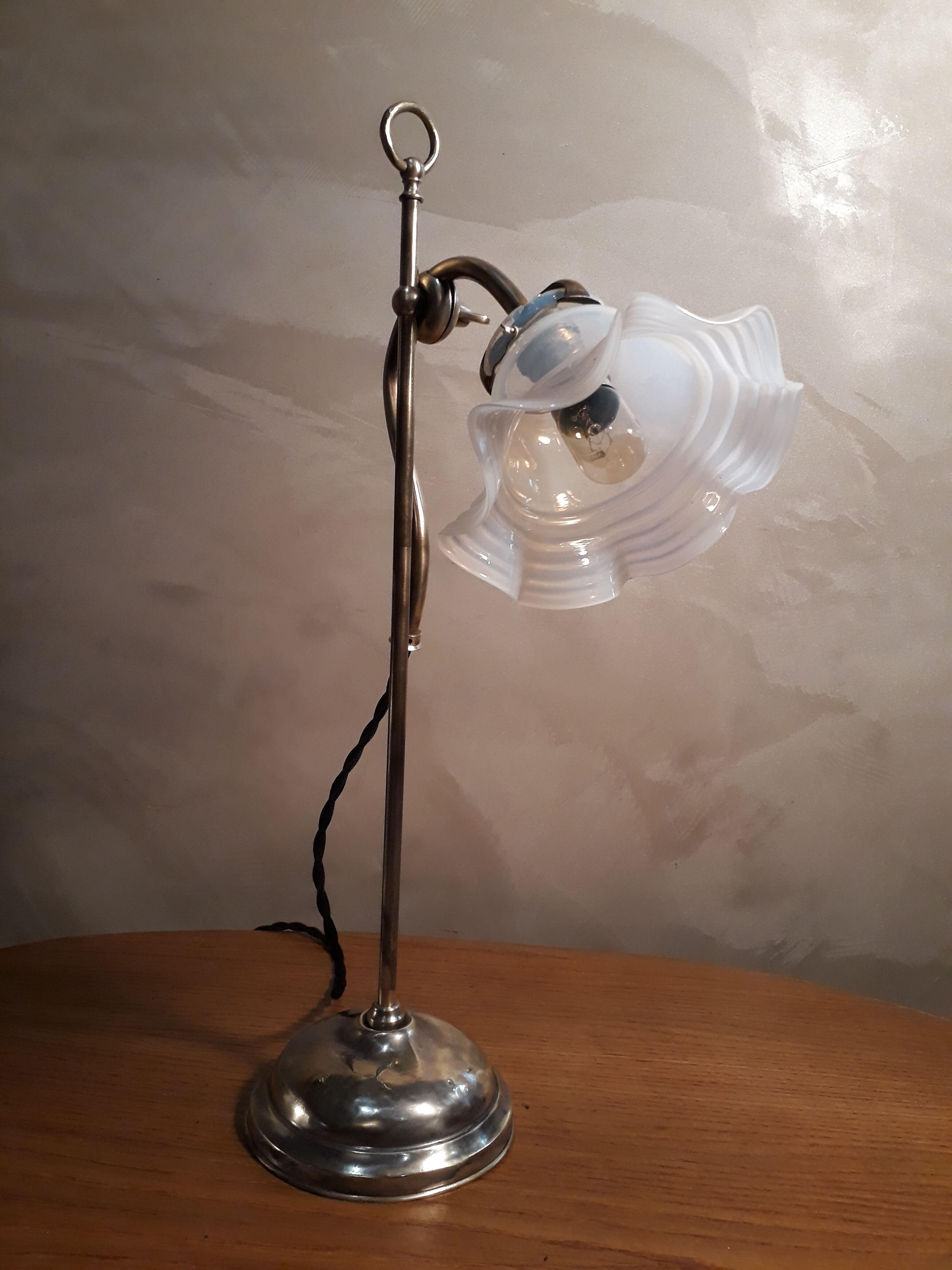 Opalescent tulip swing lamp 1900