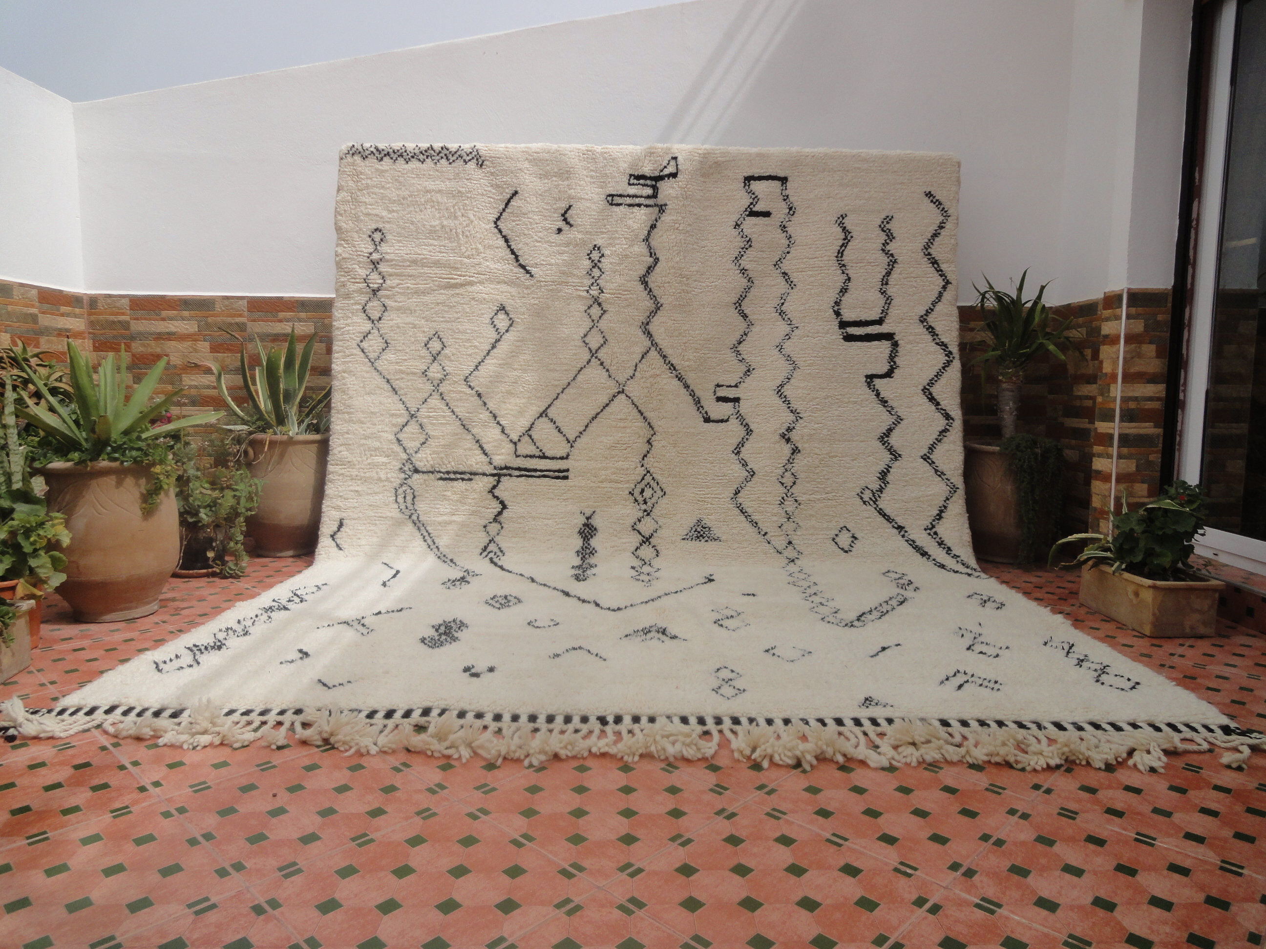 Carpet Beni Ourain 337 x 256 cm