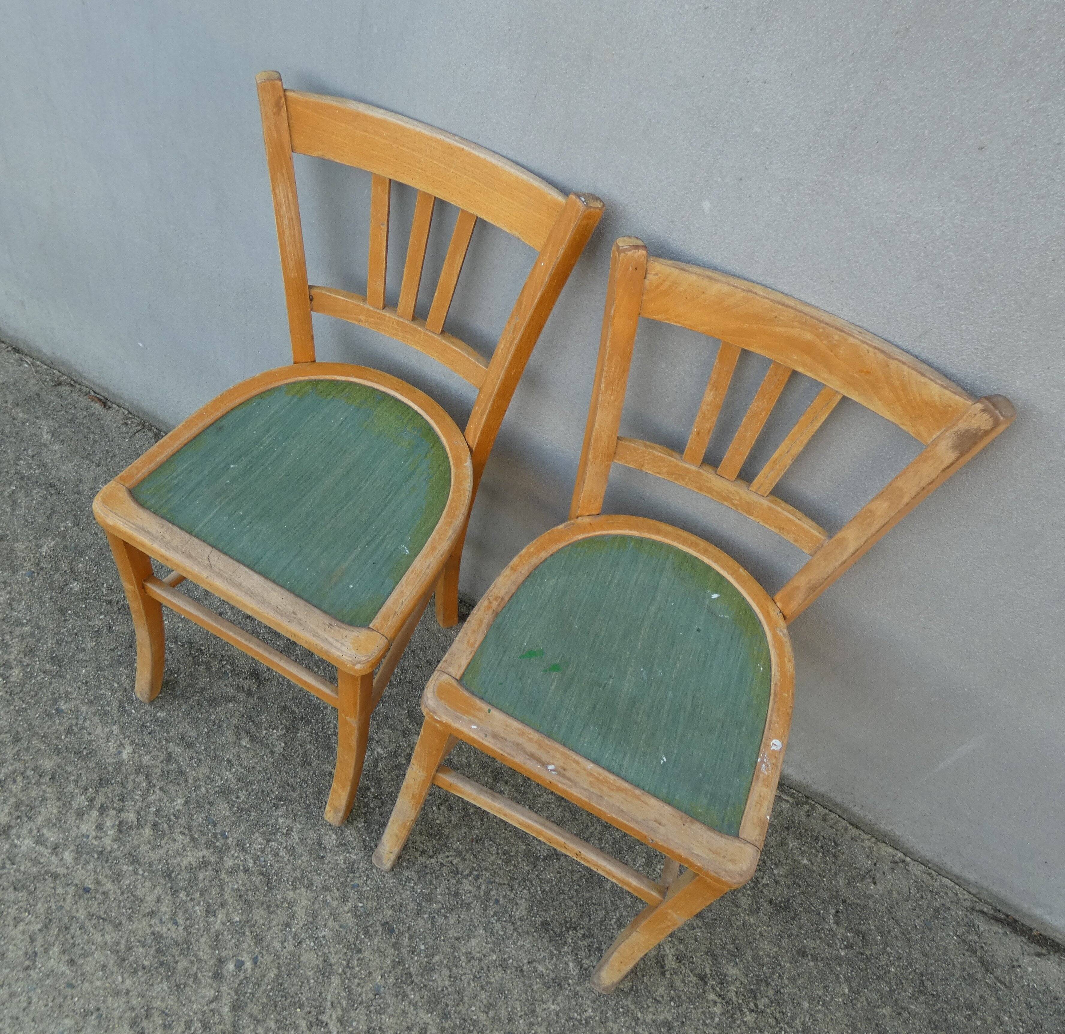 2 chaises de bistrot vintage