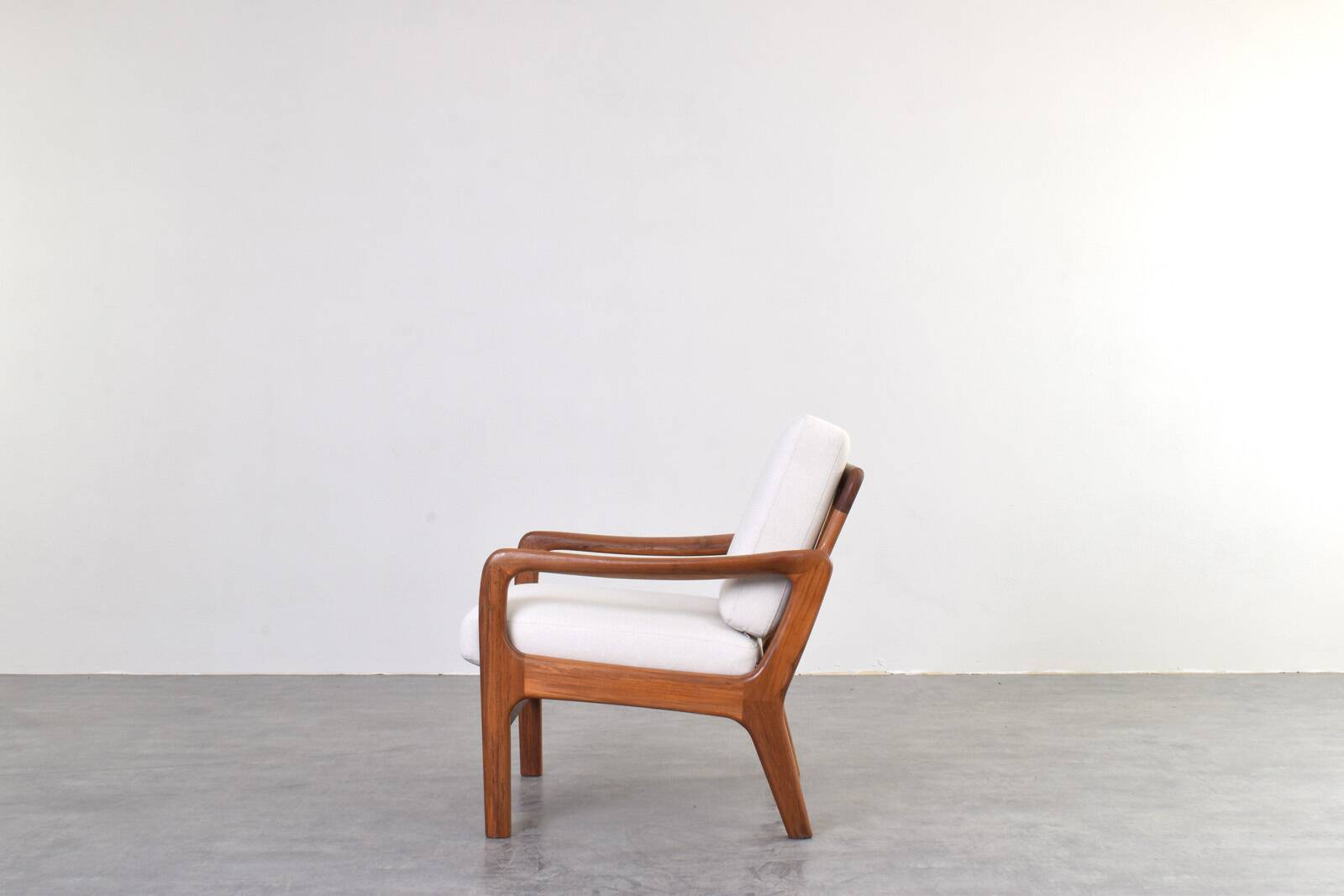 Lounge chair by Juul Kristensen and danich teak lounge chair, set of 2