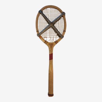 Old wooden tennis racket doria special