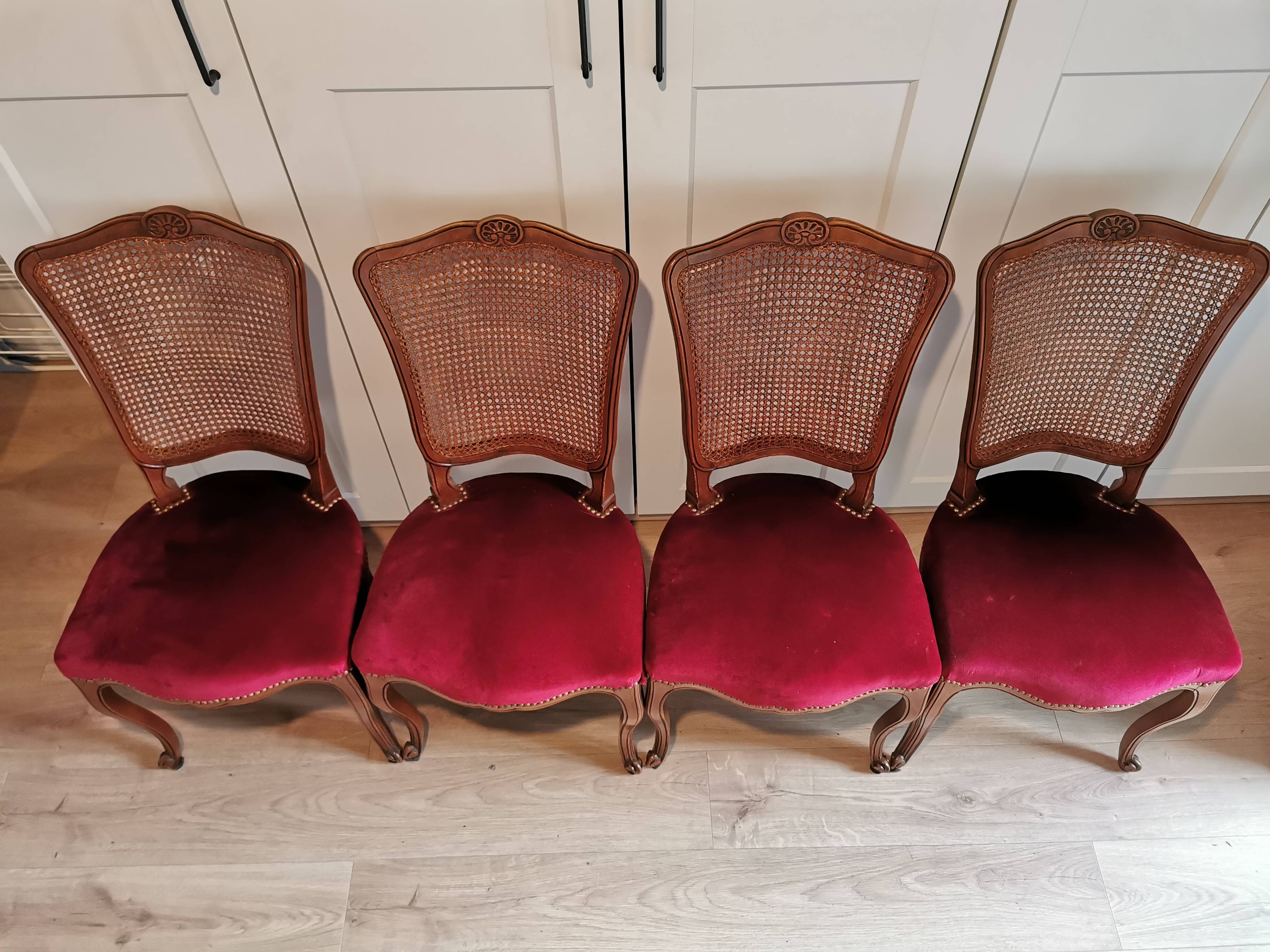 Set of 4 Louis XV style chairs