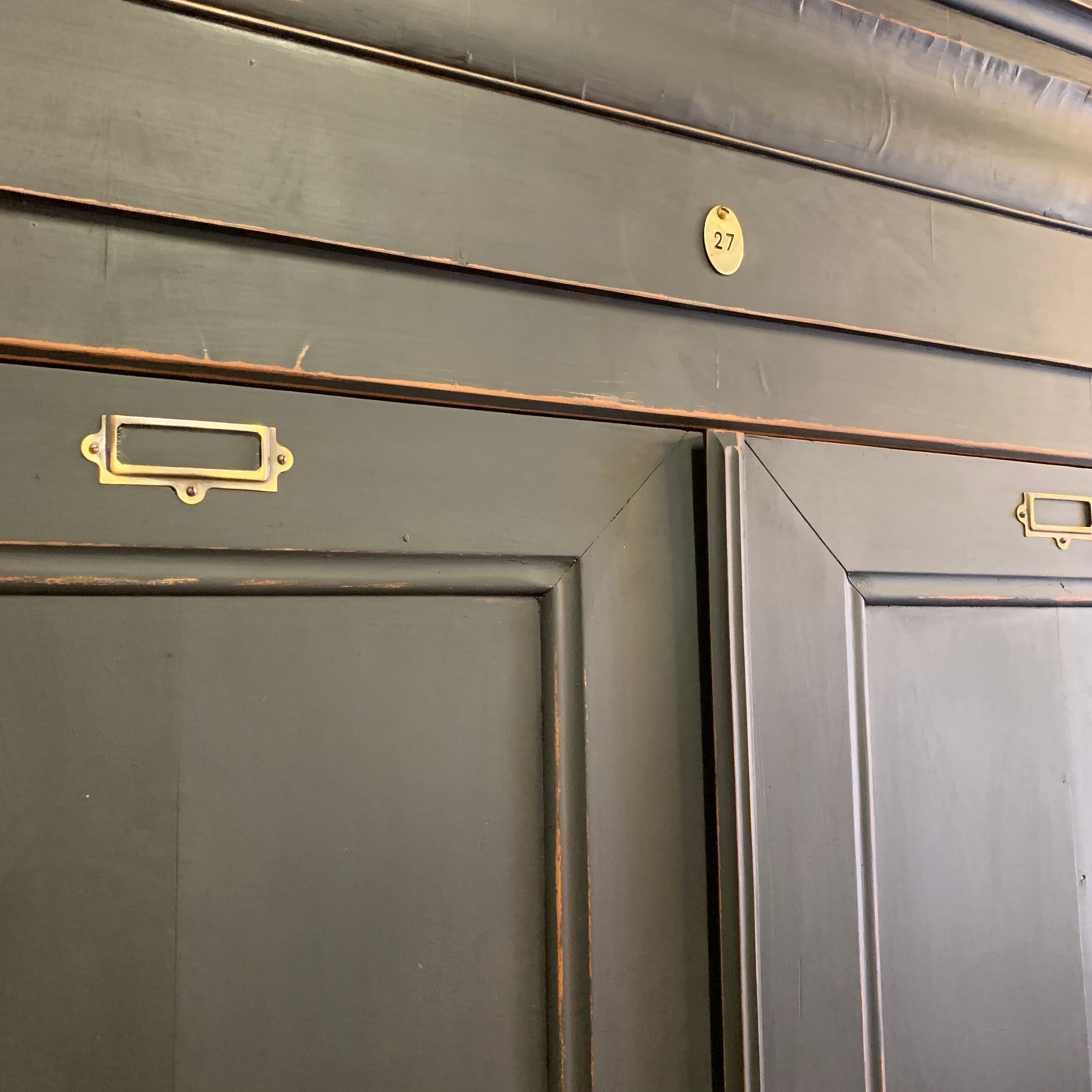 Buffet two black body 1940