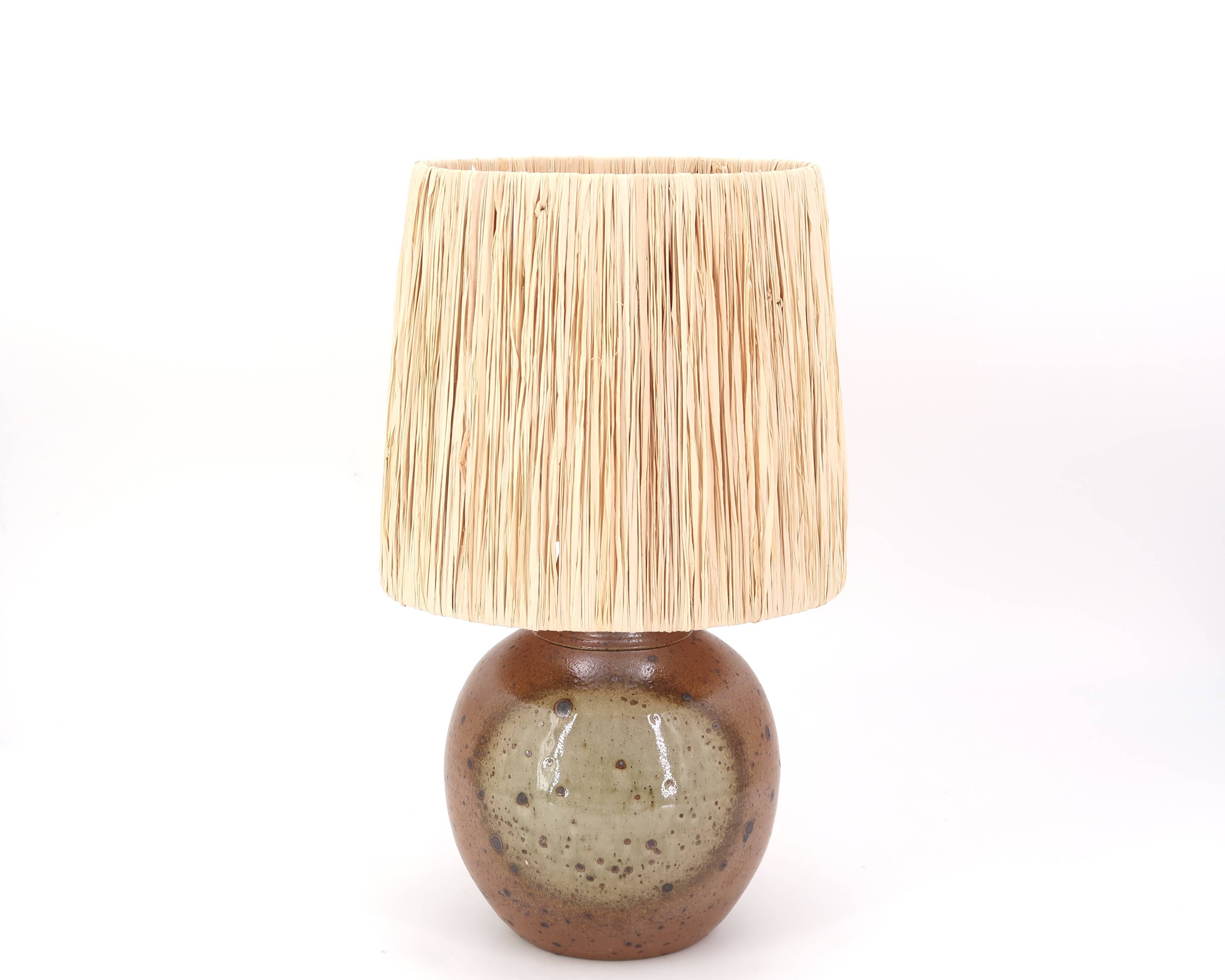 Sandstone lamp by Jacques Vilain, raffia lampshade, 70s ceramic