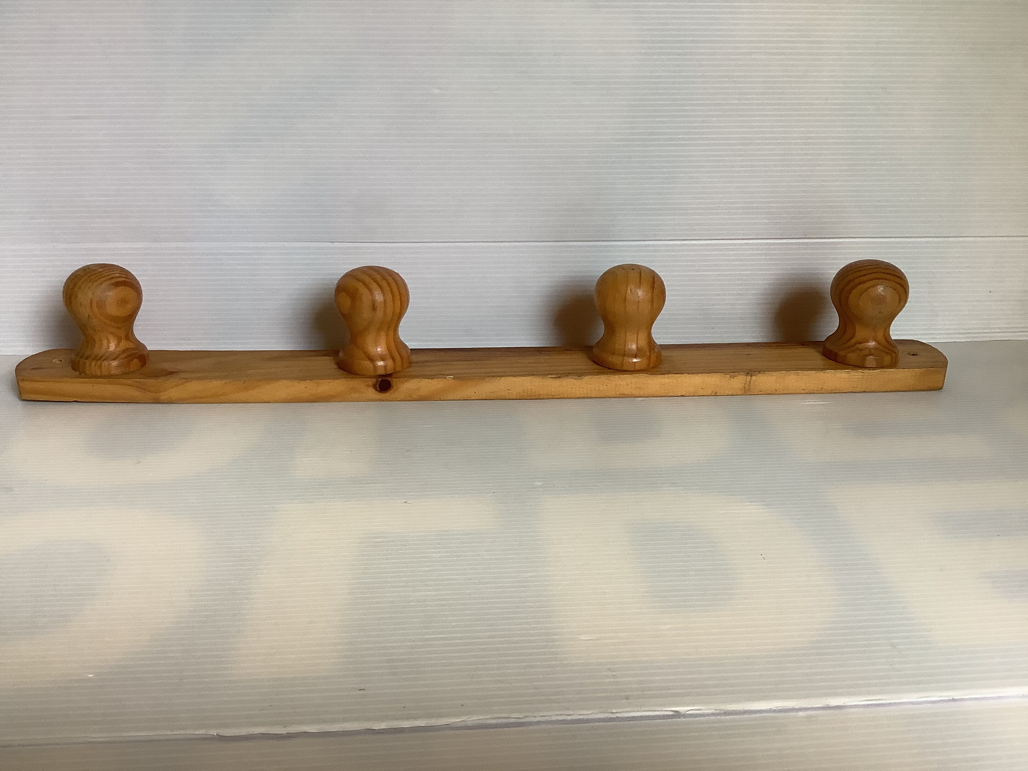 Coat rack in wood