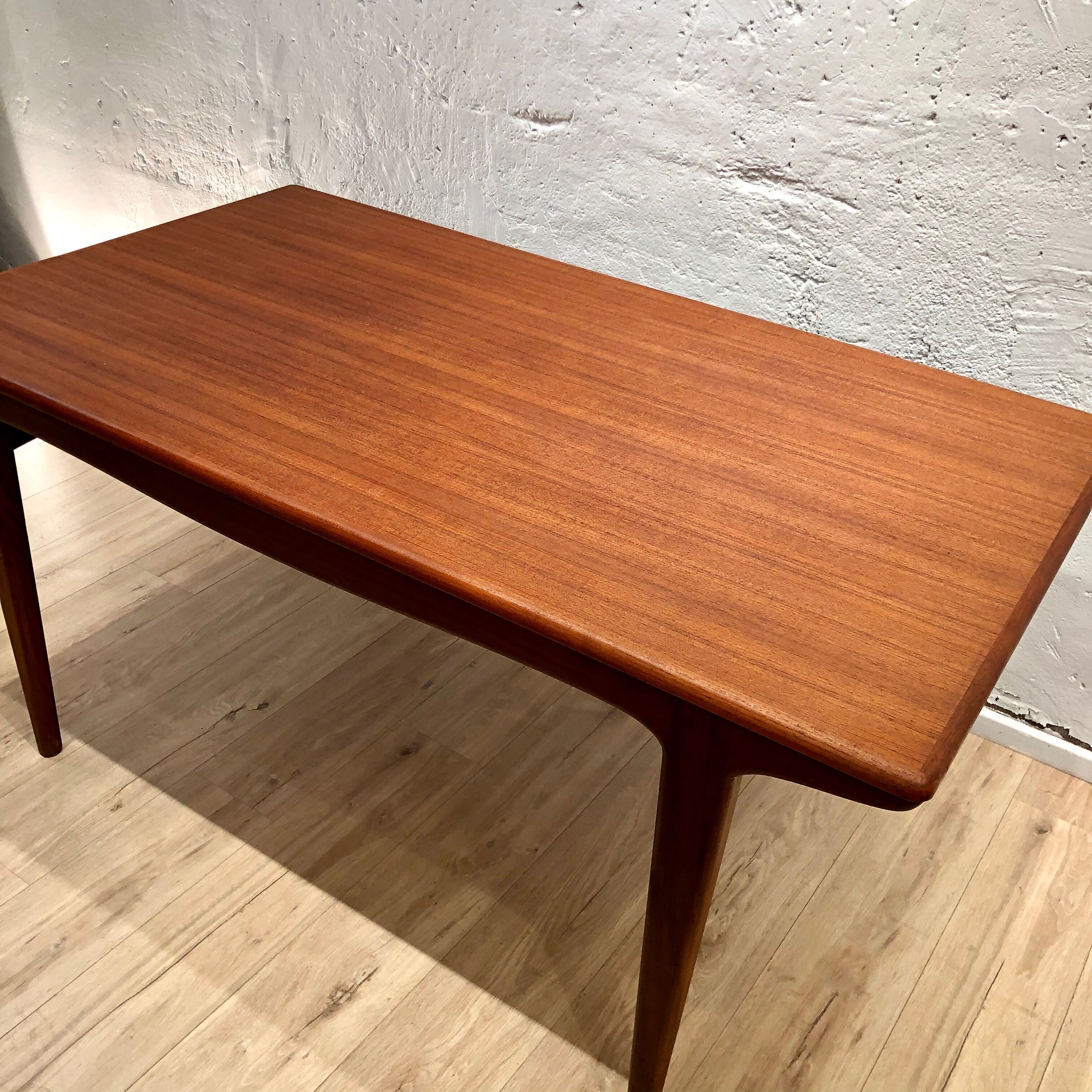 Johannes Andersen table 1960 in teak