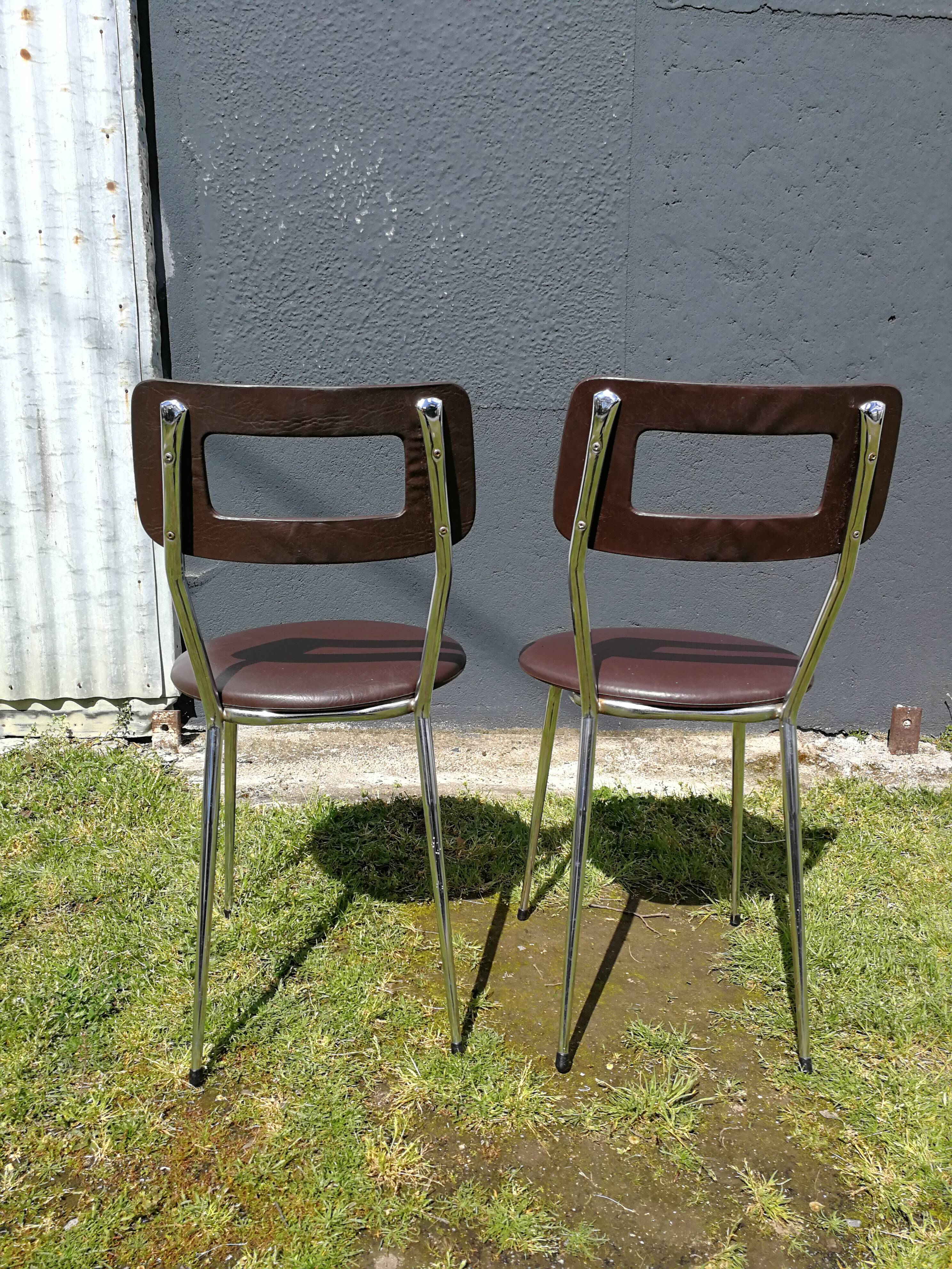 Pair of chairs in brown skaï 70s