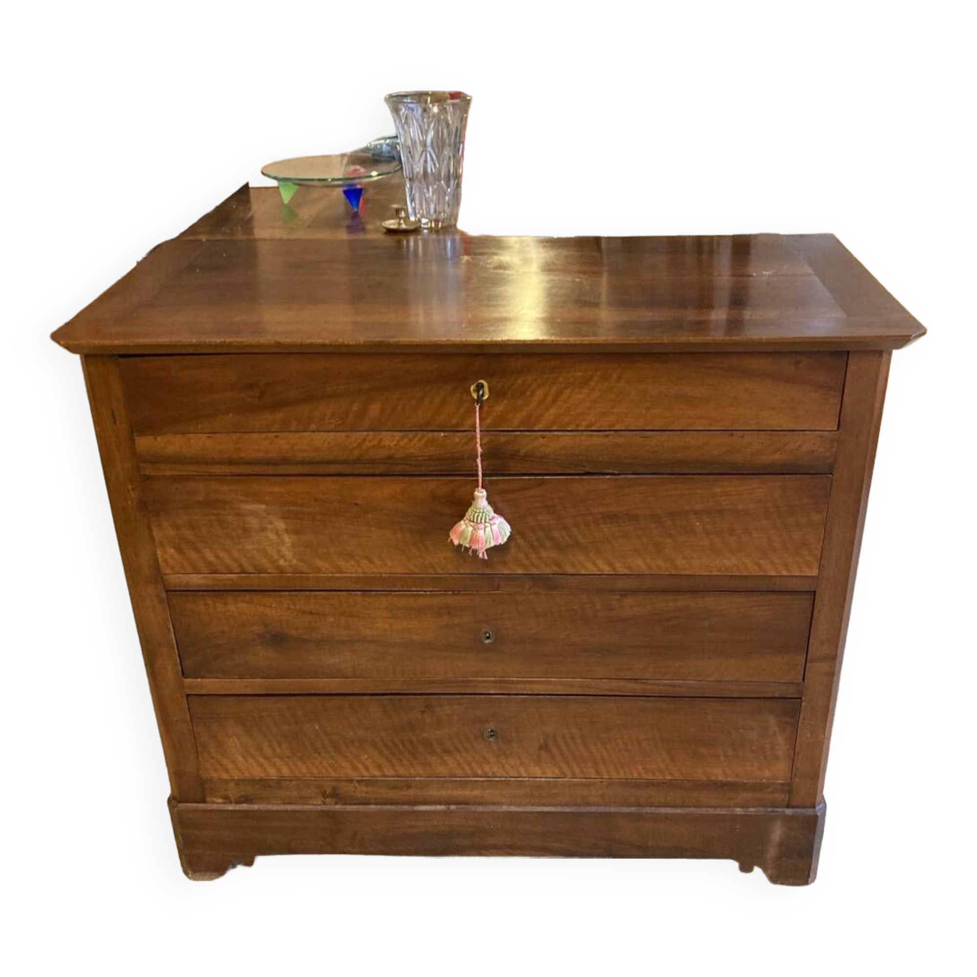 Walnut chest of drawers with 4 drawers