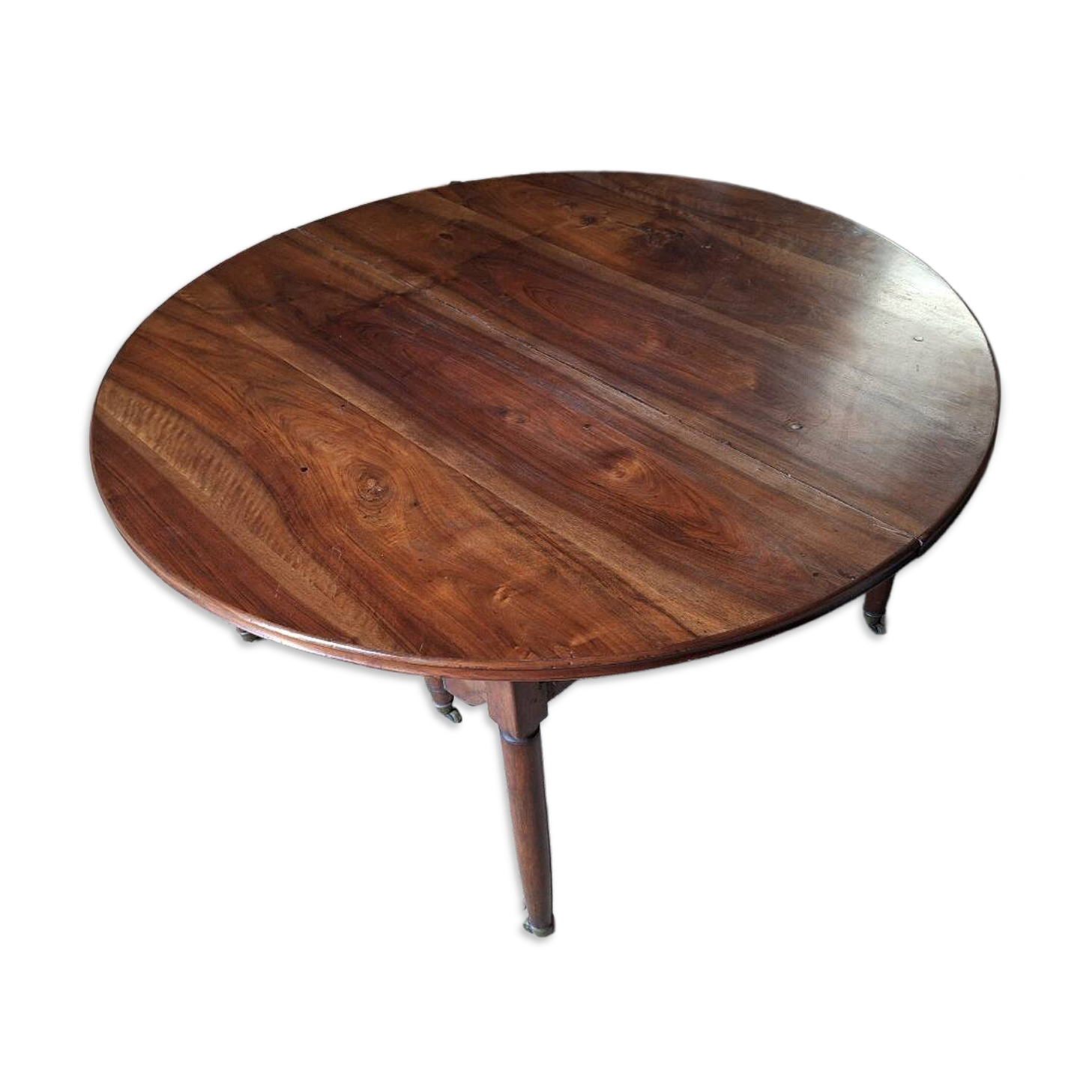 Old walnut carpenter's table, extendable for 18 people.