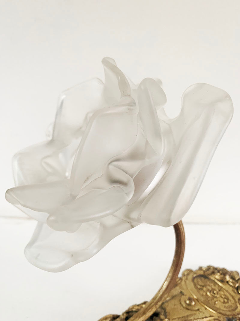 Tulip and brass applique