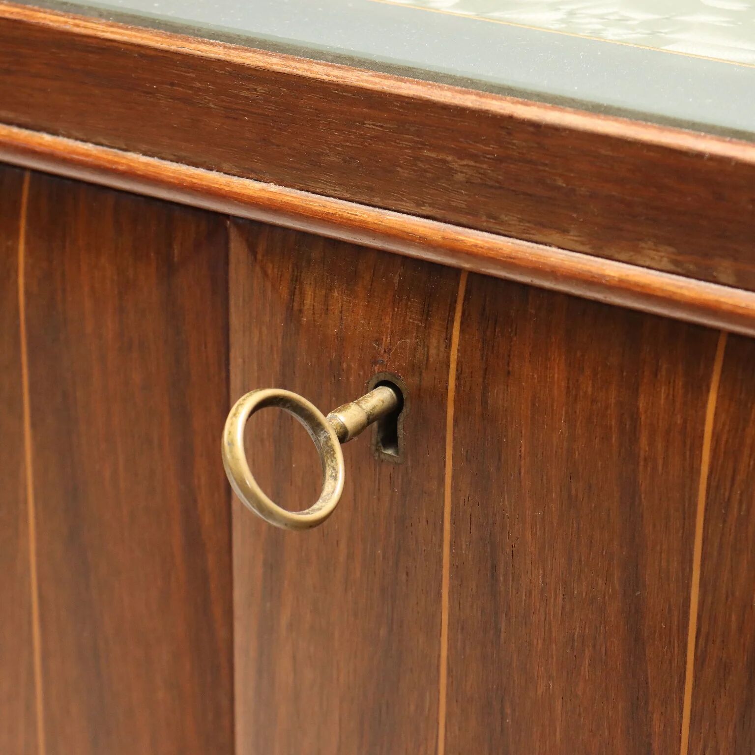 Vintage buffet in exotic wood veneer, 1950s-1960s design.
