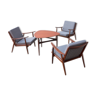 Fauteuils et table basse danois en teck « Boomerang »