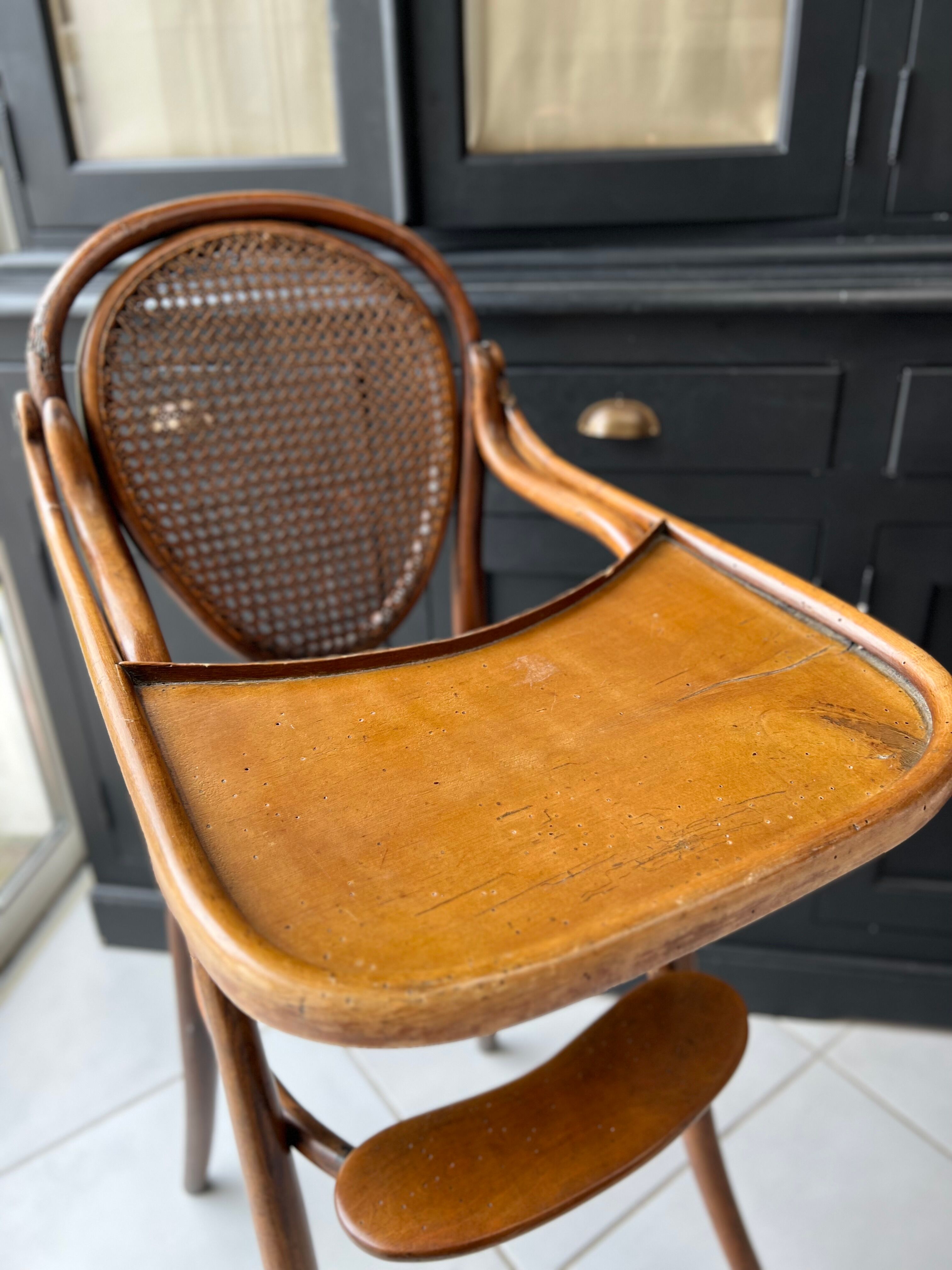 Rattan high chair cannages year 30