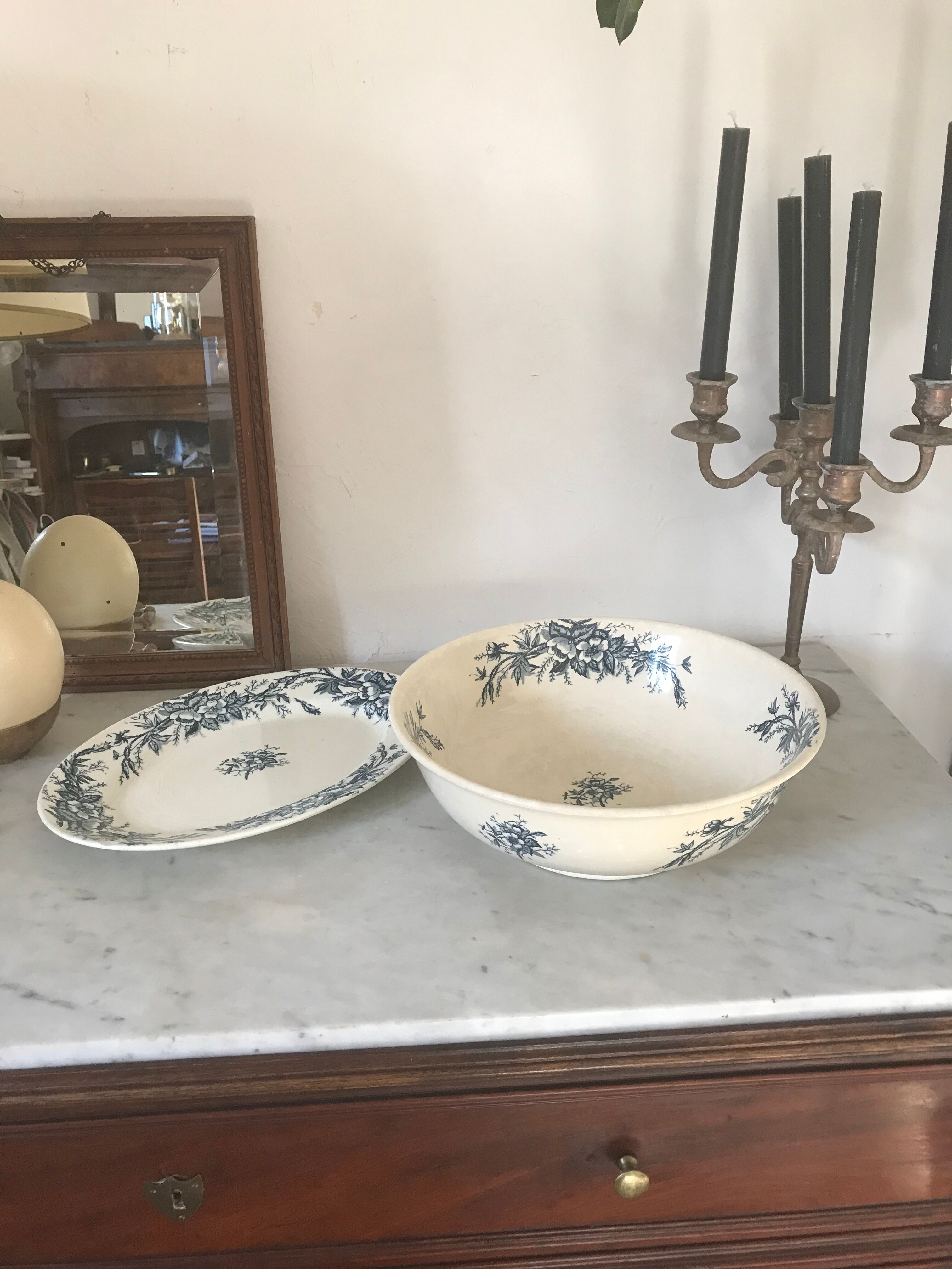 Hollow dish / iron earth bowl