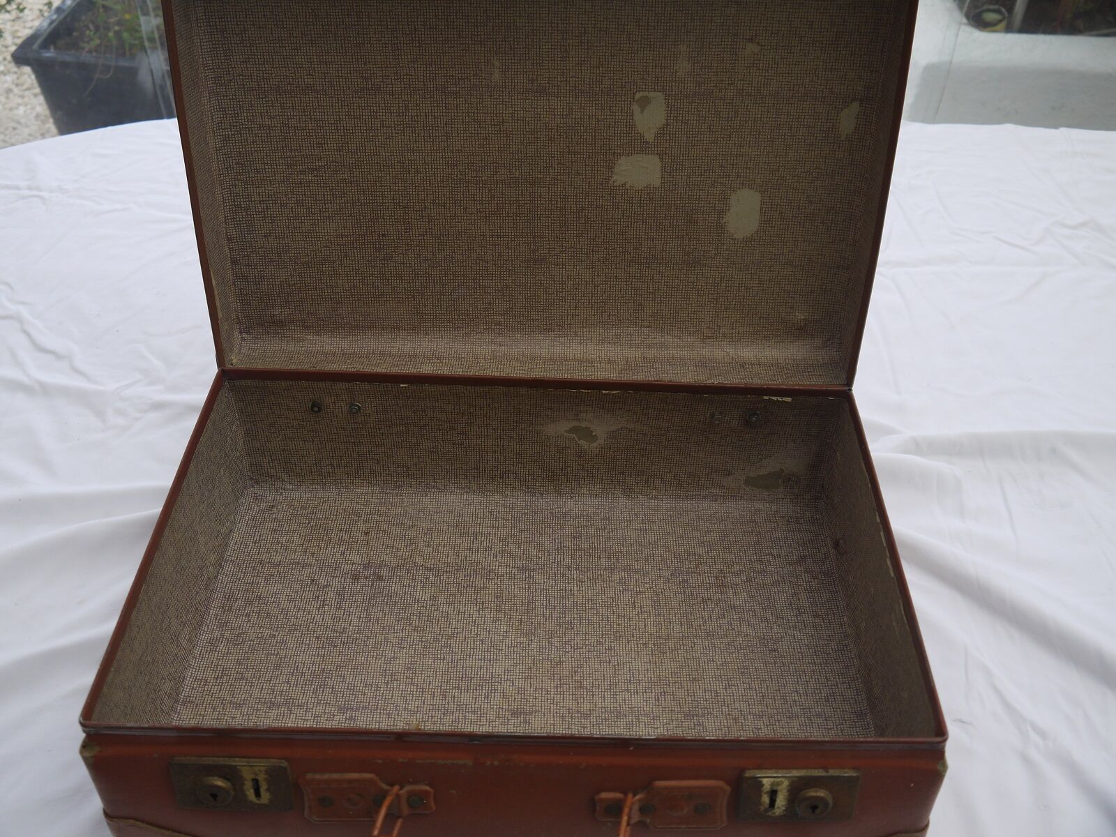 Small 1950s case