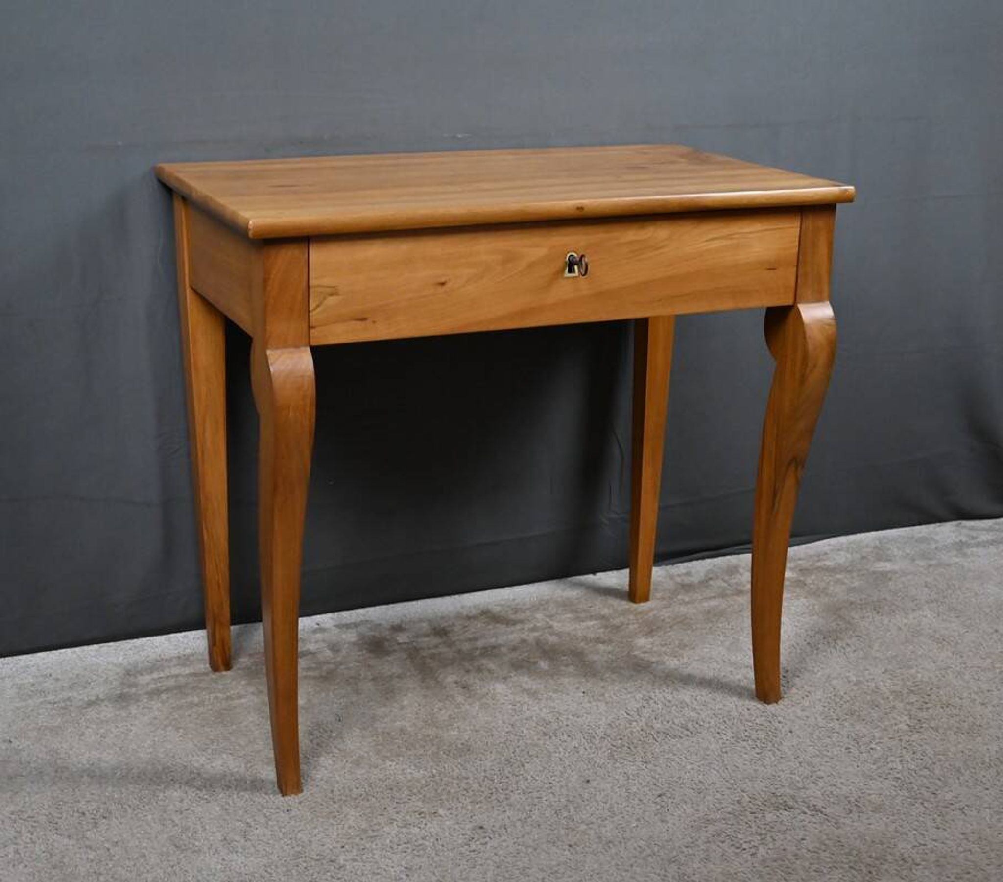 Small walnut console table, Restoration period – early 19th century.