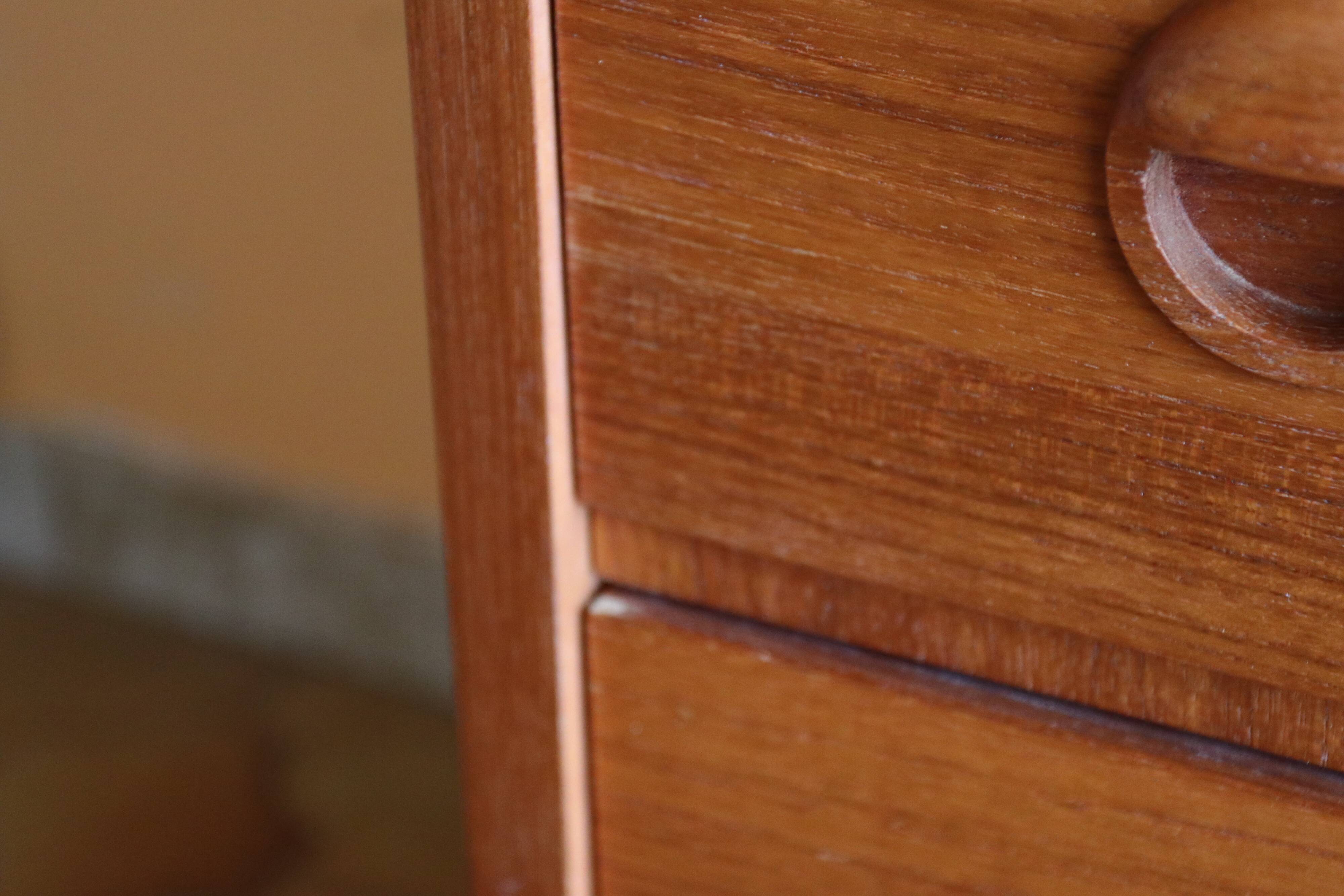 Teak veneer chest of drawers