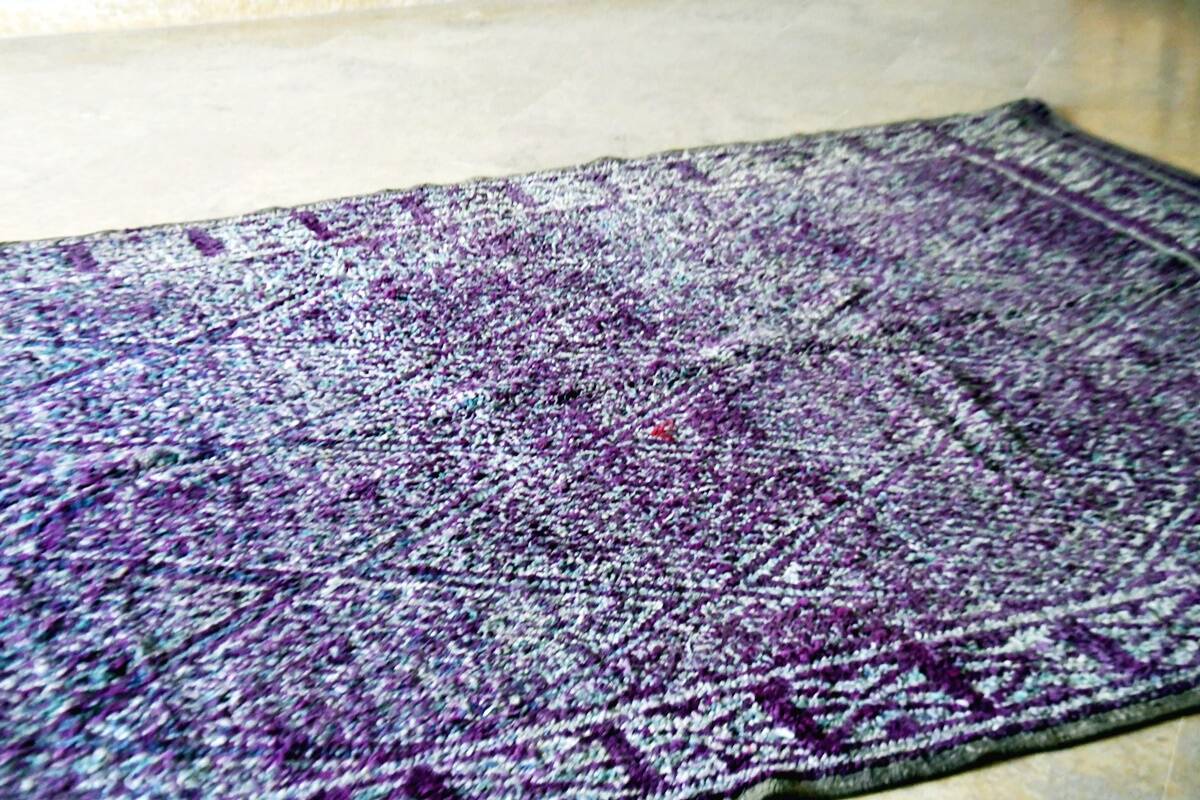 Moroccan Berber rug Beni Mguild vintage 280 x 200 cm