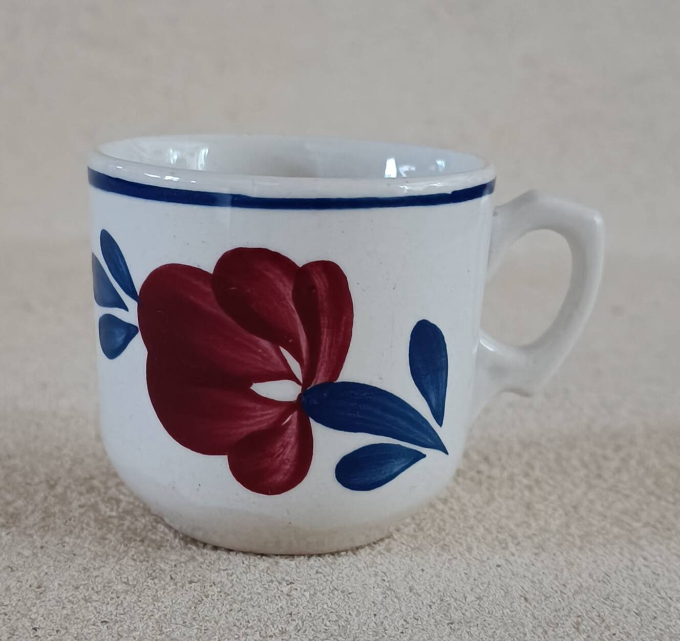 Pot à lait et tasse décor de rose