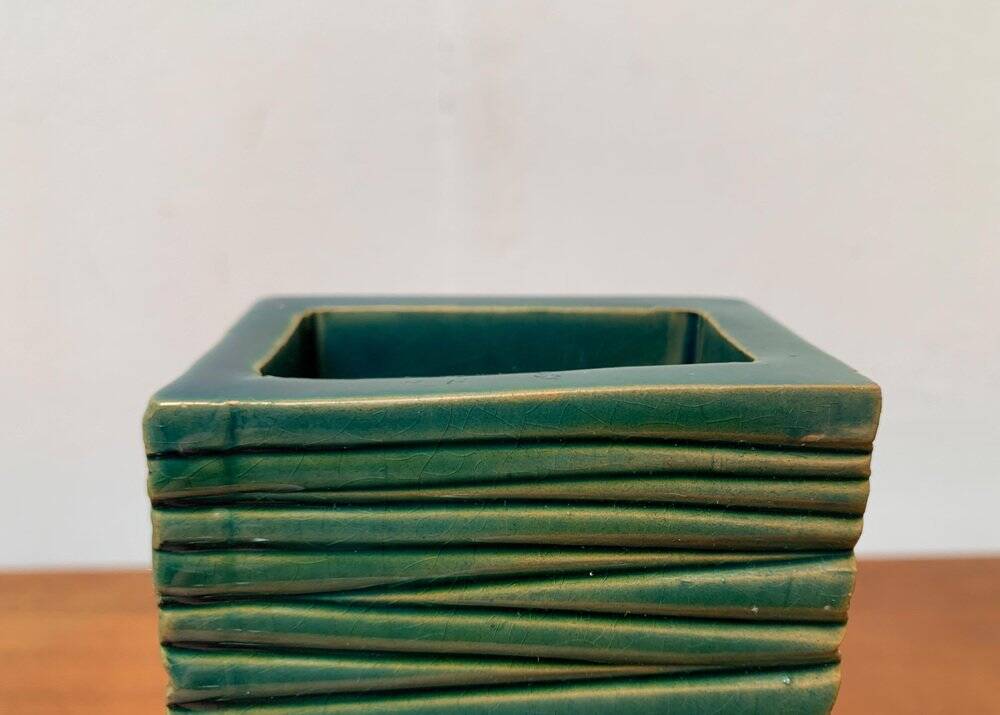 Minimalist block vase in Italian pottery from the mid-century by Bitossi, 1960s.