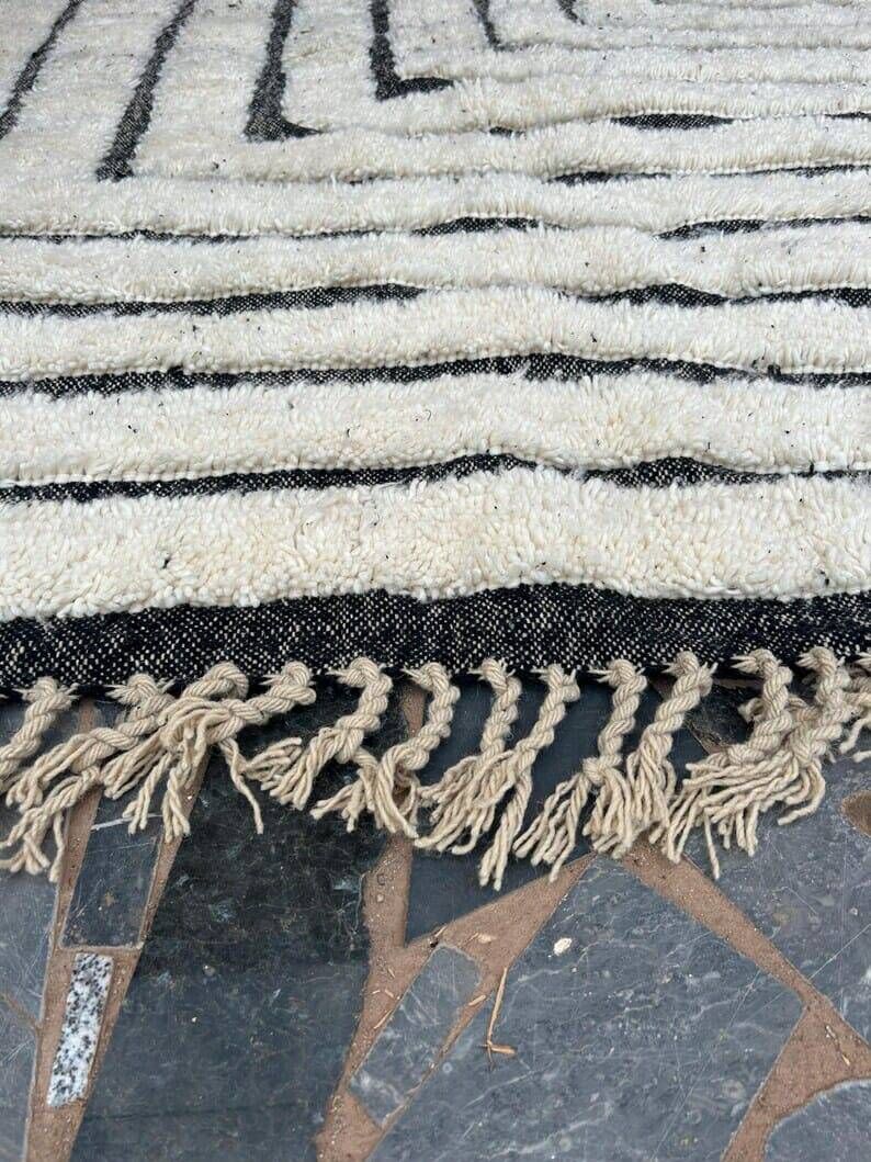 Handmade pure wool rug, size 2/3 m.