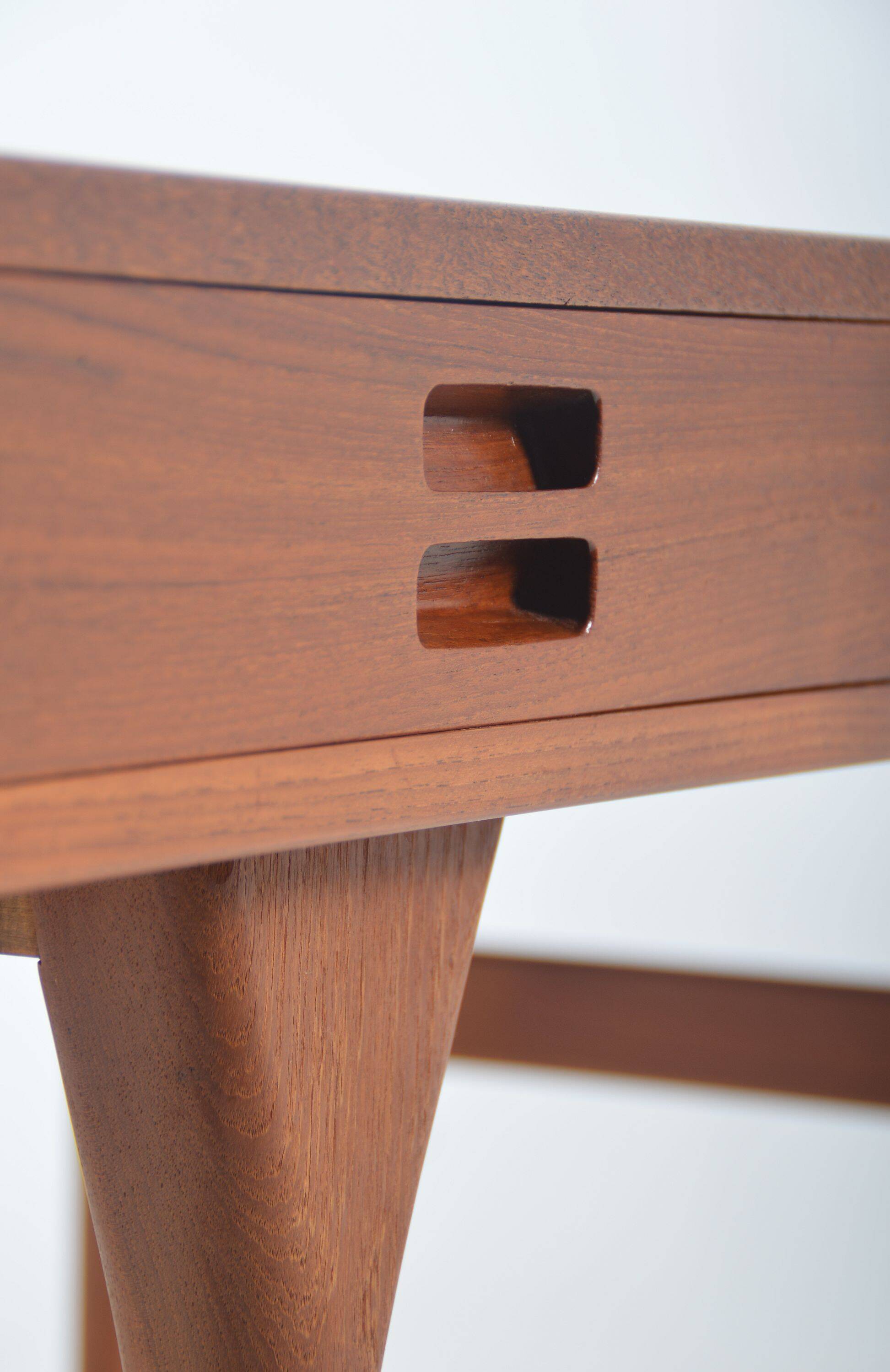 Bureau ND 93/3 par Nanna Ditzel pour Søren Willadsen, 1960