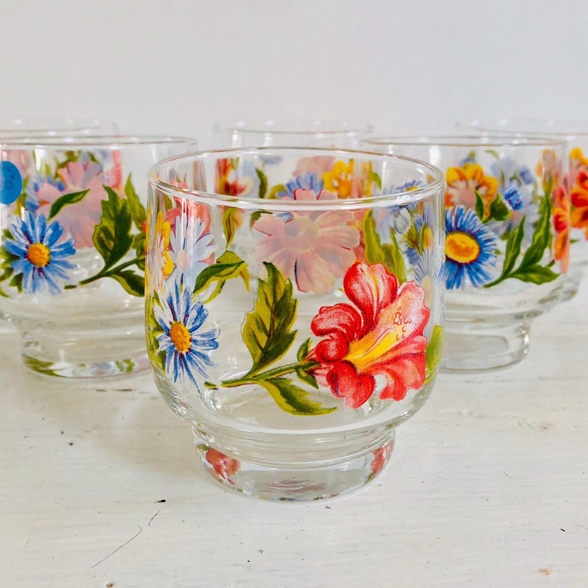 Six verres fleuris