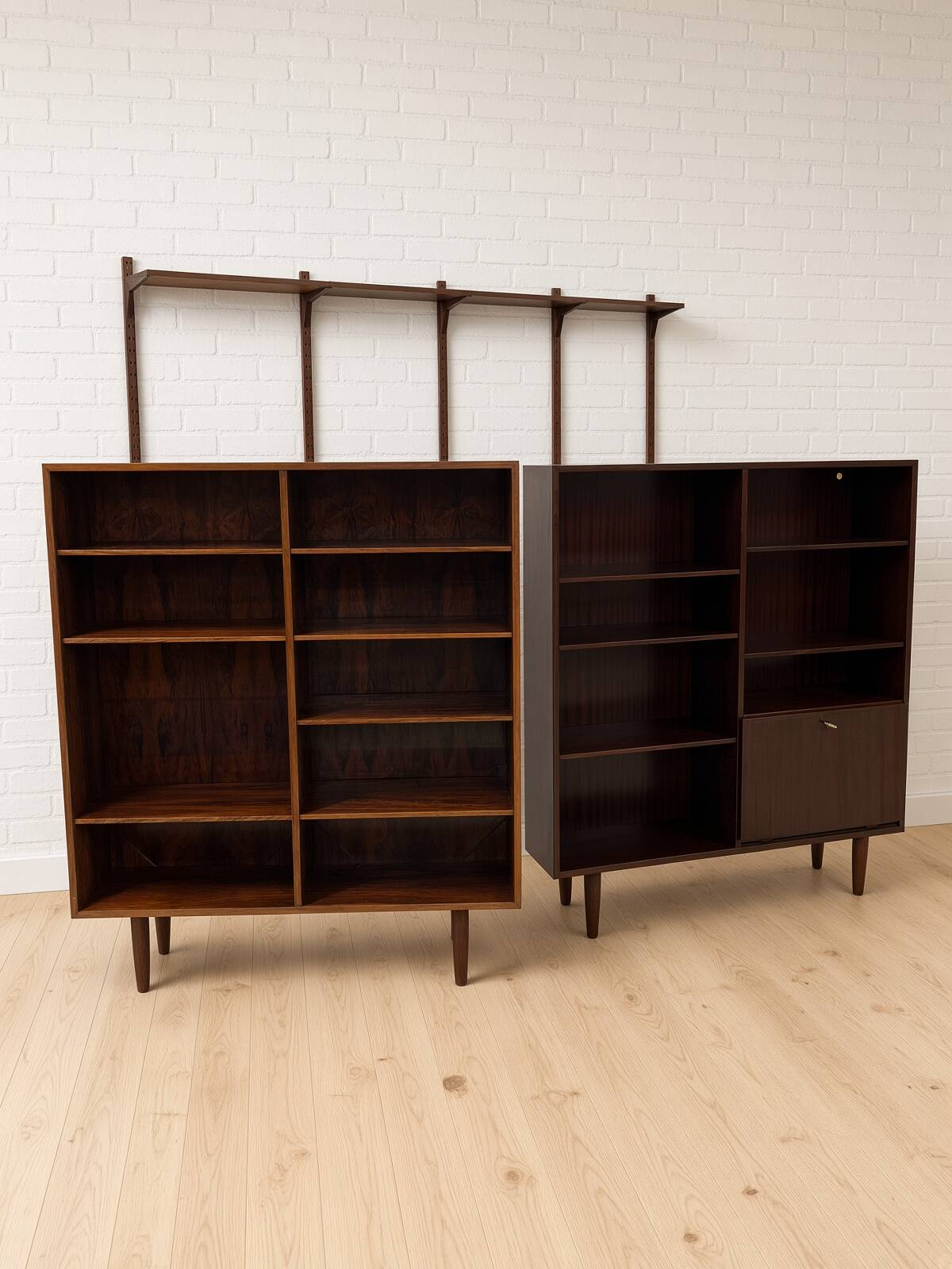 2 x Bibliothèques Omann Jun Modèle 6