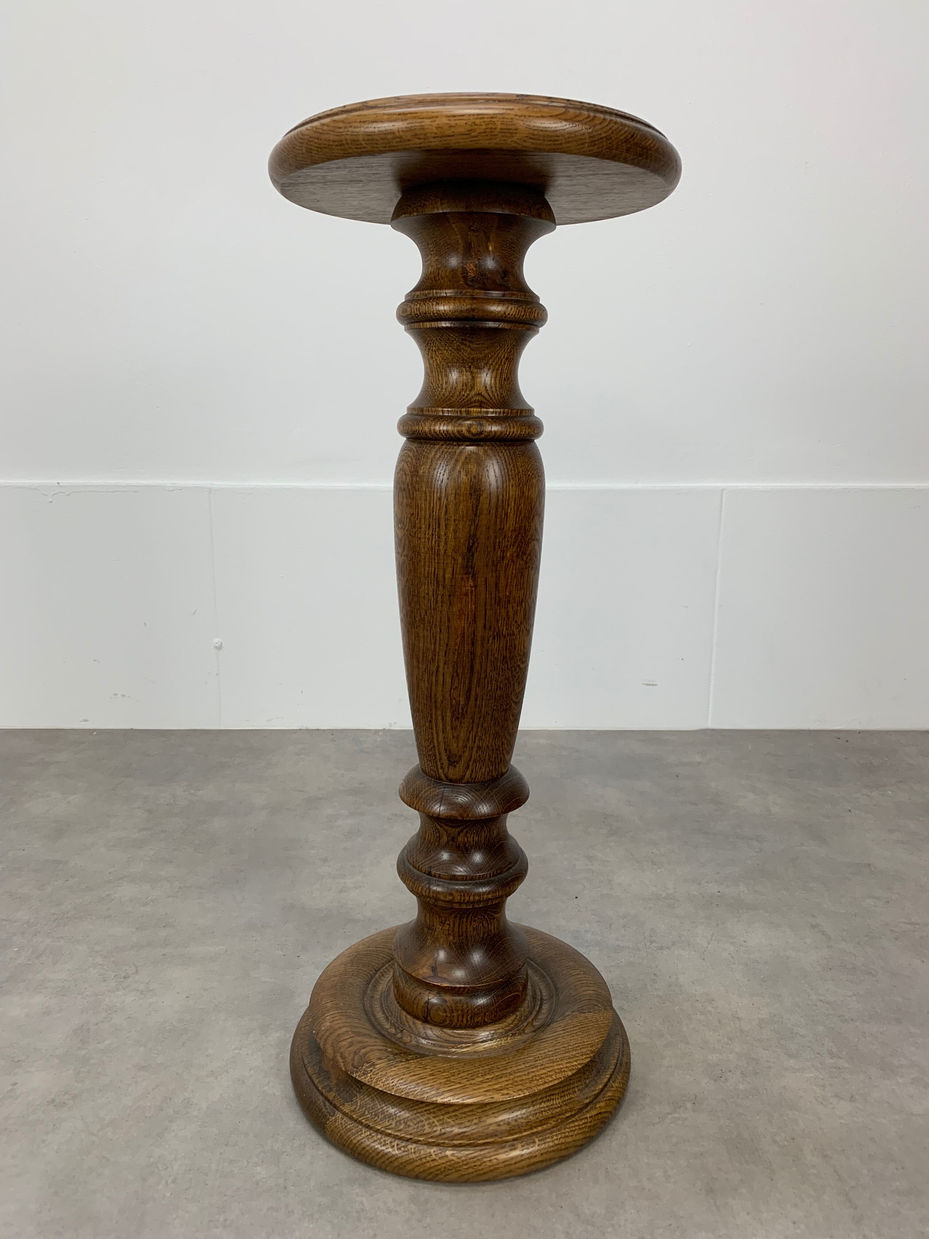 Turned wood pedestal column