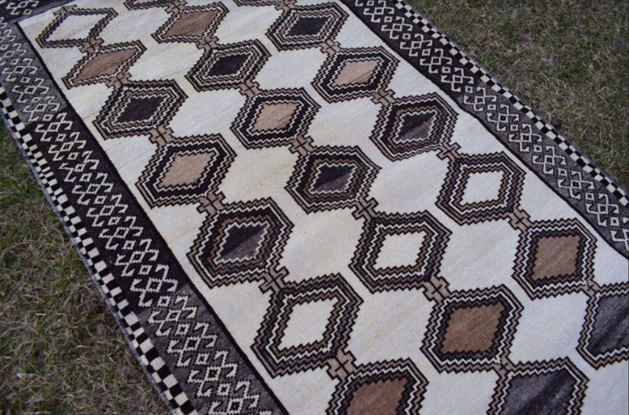 Vintage Turkish Oushak rug 103x200 cm