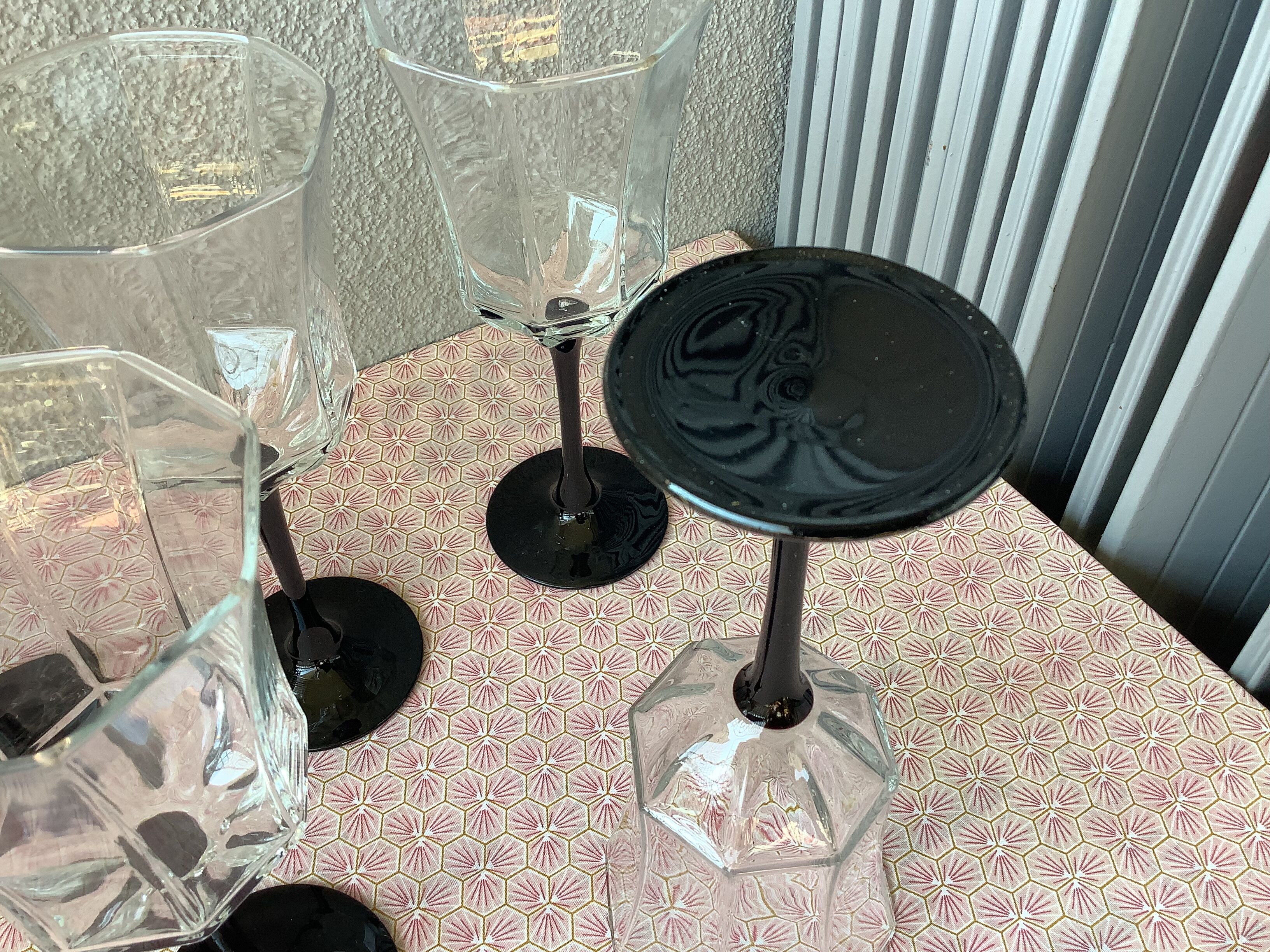 Verres Luminarc Octime à pied noir style art déco
