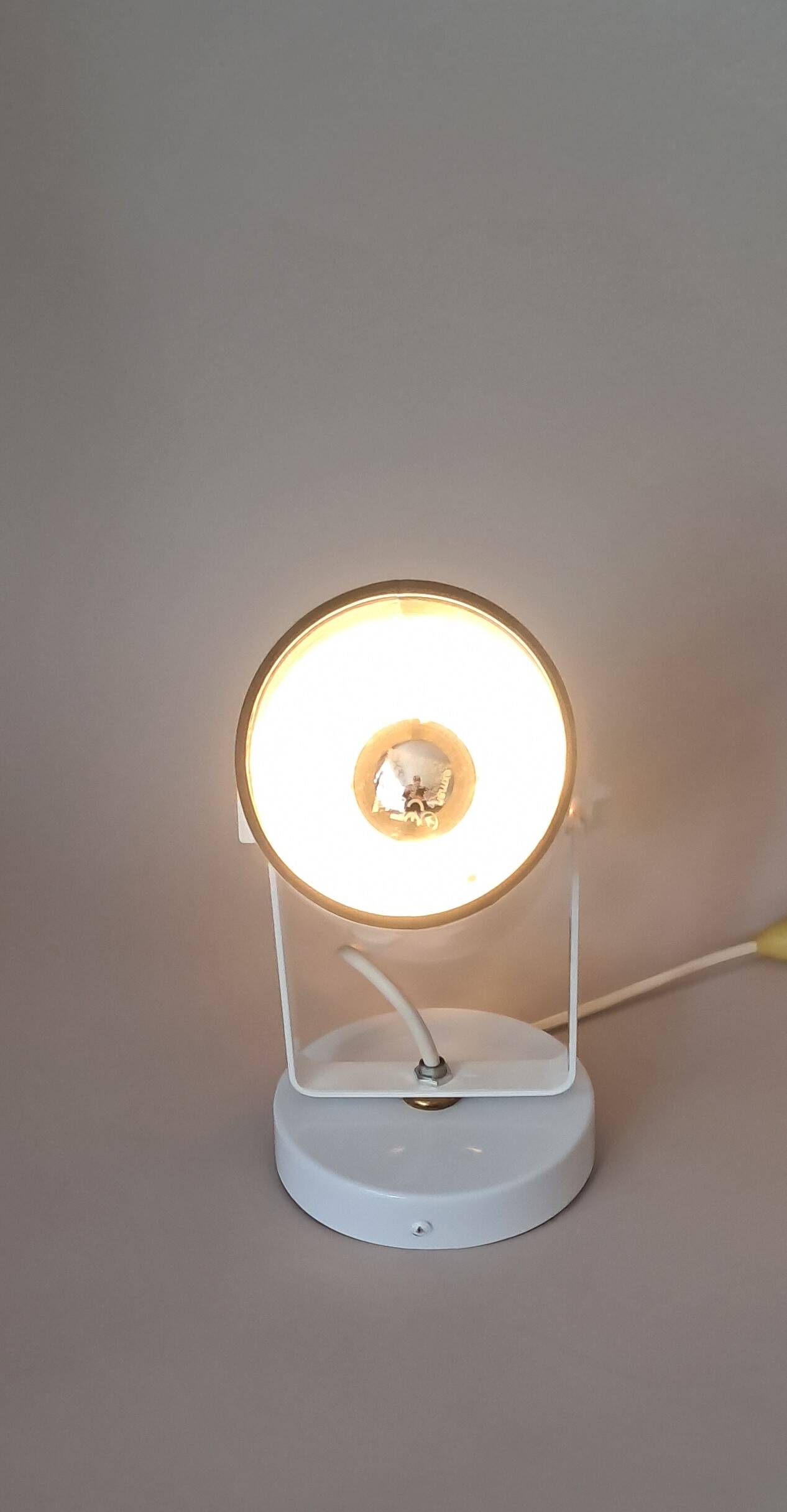 3 white lacquered metal wall lights from the 1970s.