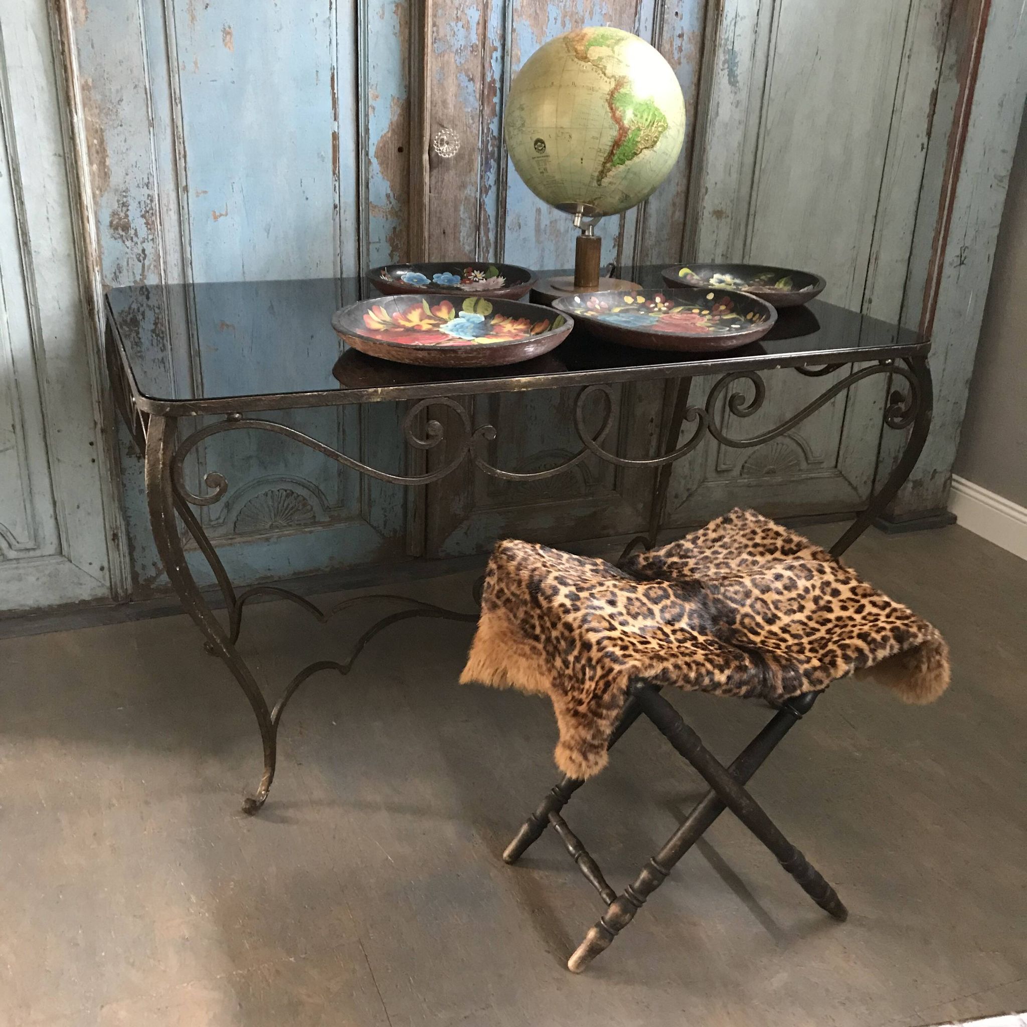 Table à manger Art Déco en fer forgé avec verre noir, années 1930