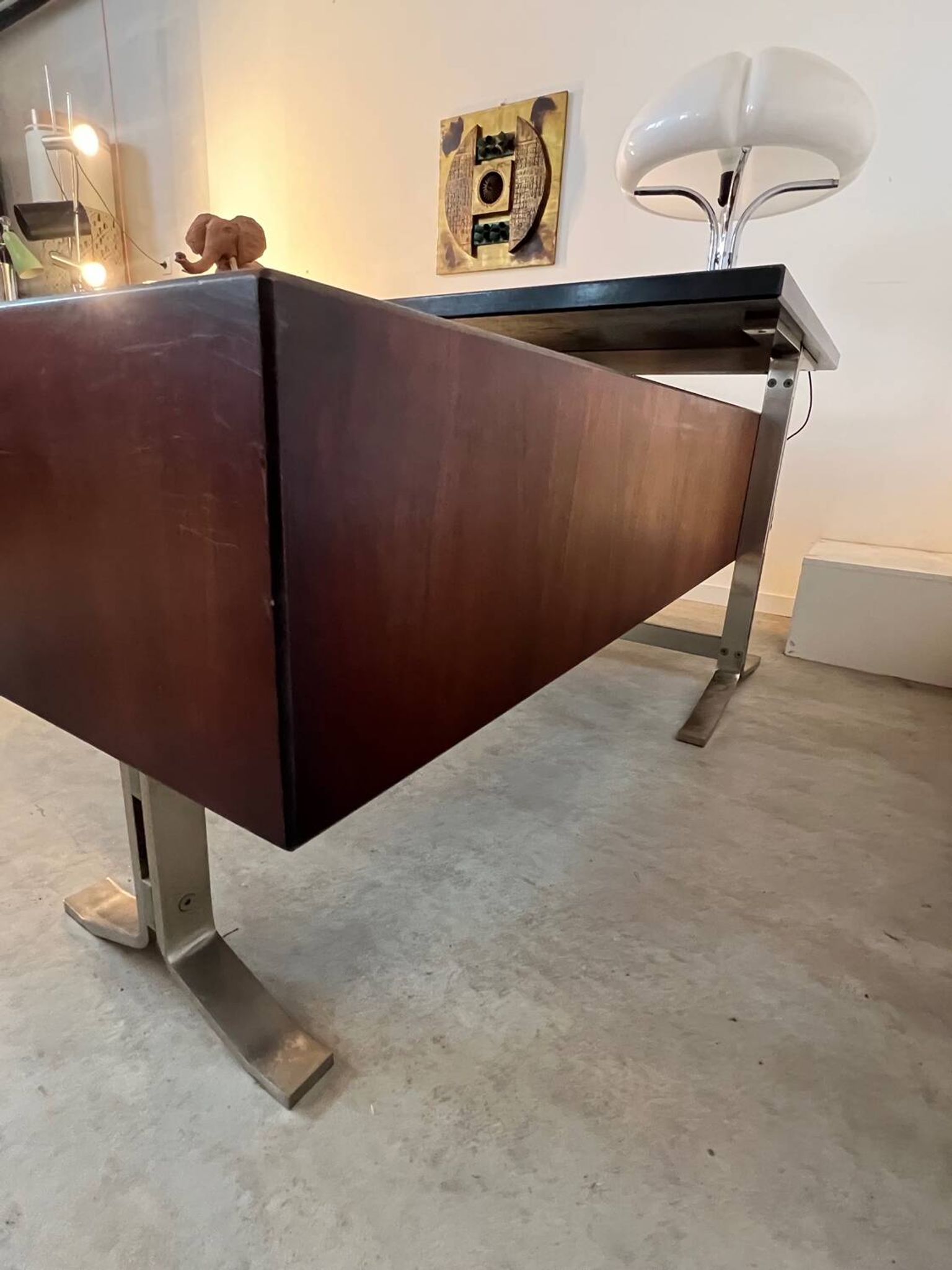 Vintage president corner desk in rosewood design by Gianni Moscatelli vintage