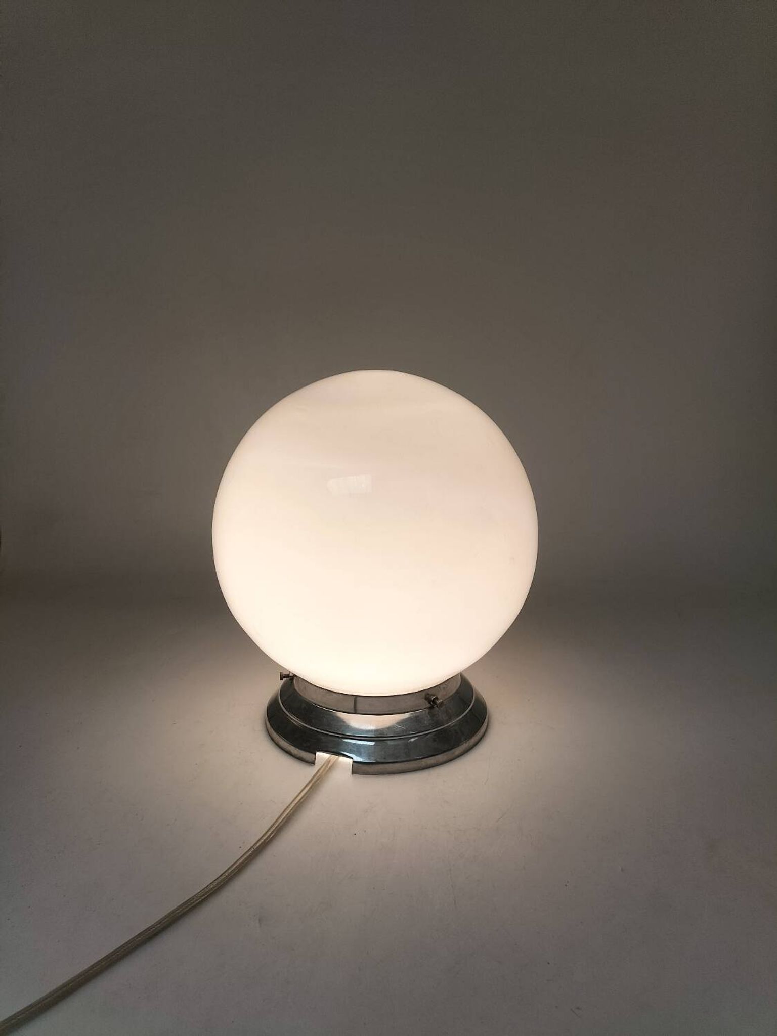 Opaline table lamp