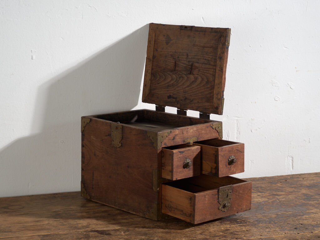 Antique Japanese box with drawers and hinged lid – Early Showa period (c. 1928)
