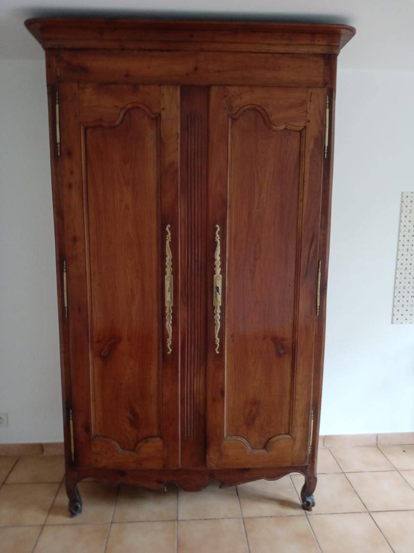 Cherry wood marachine cabinet