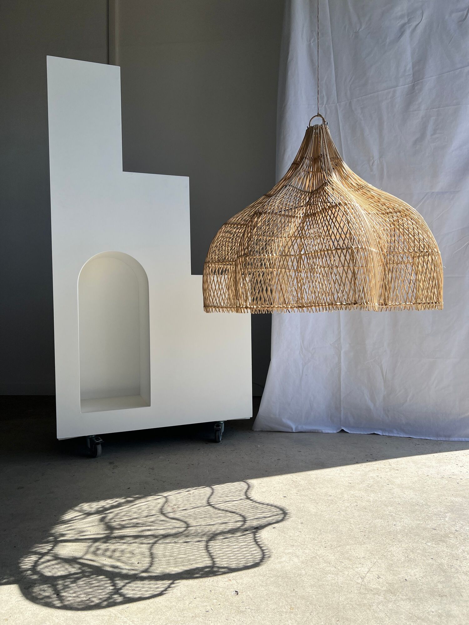 Rattan pendant lamp in the shape of a flower