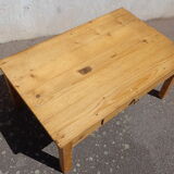 Coffee table in fir