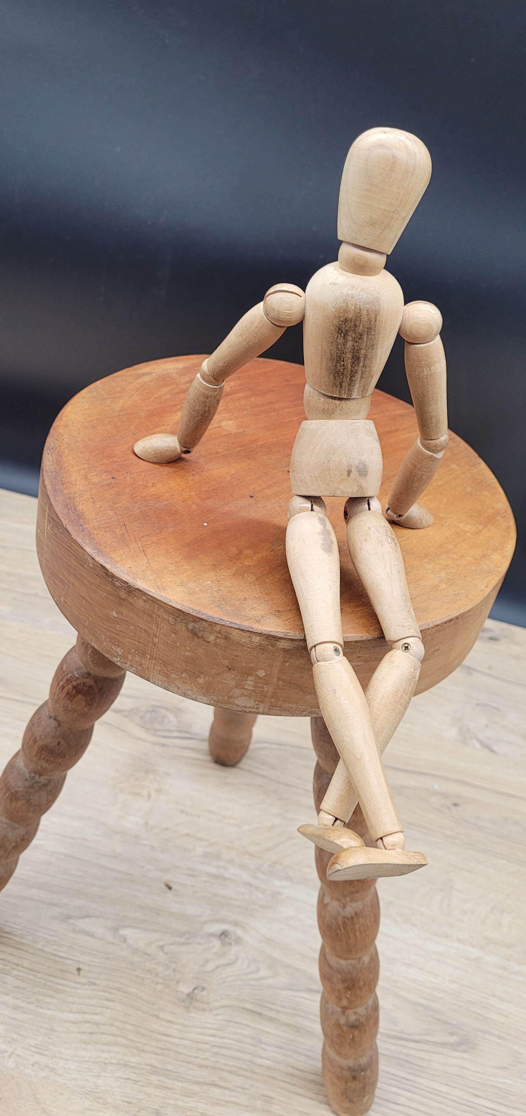 Tripod stool feet balls thick sitting