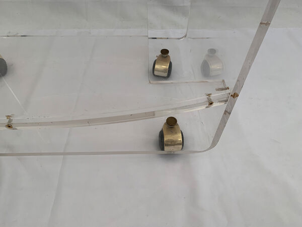 Bar, desserte en plexiglass