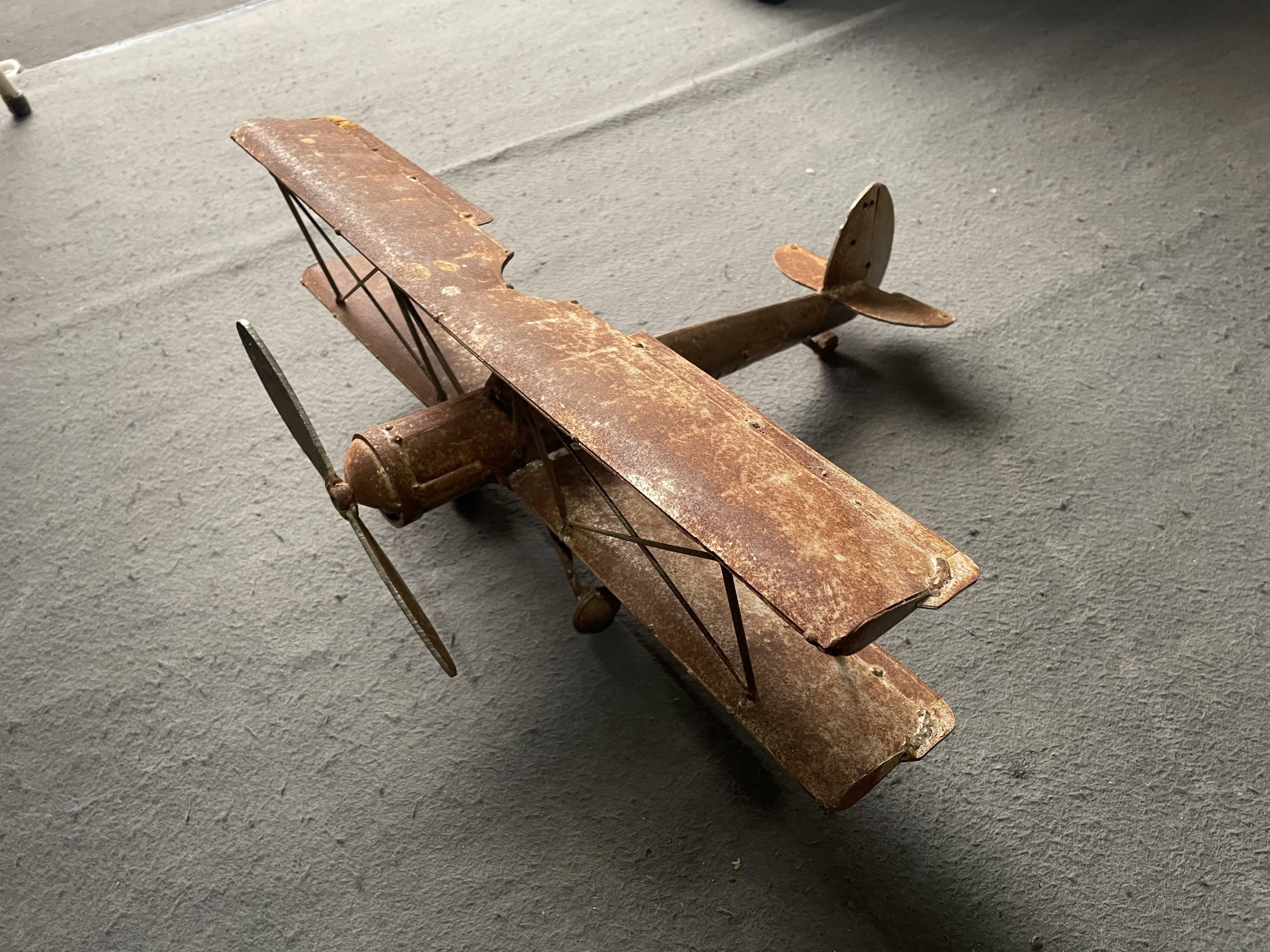 Two-plane metal model