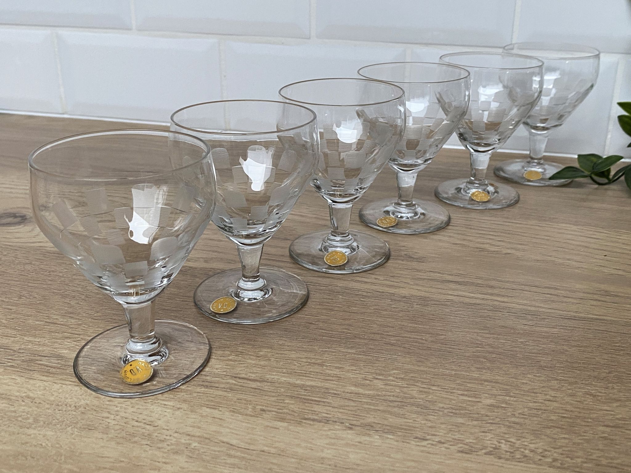 Set of 6 engraved wine glasses